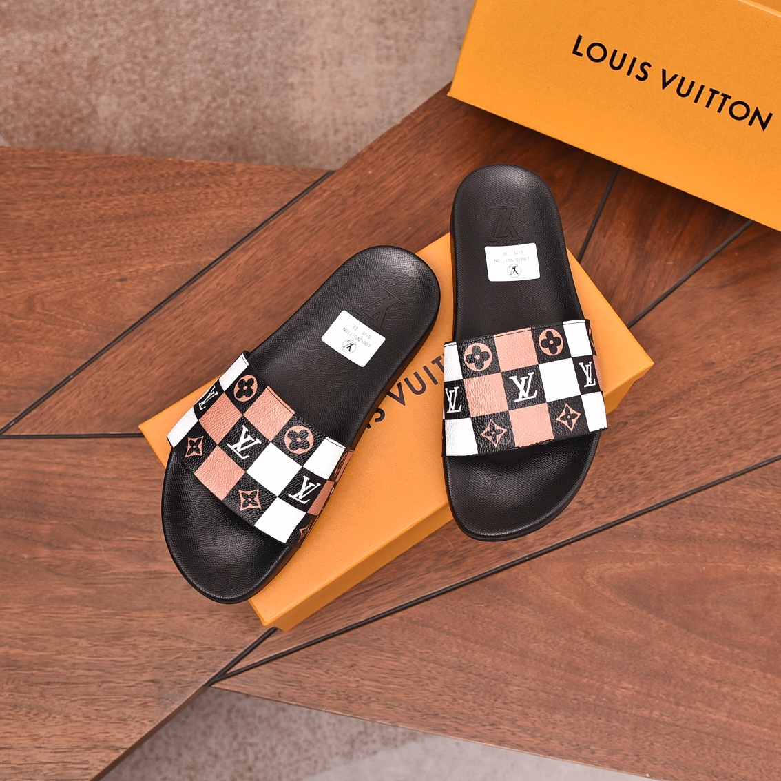 Louis Vuitton Men's Luxury Slides: Casual Comfort, Iconic Design 3 i1708100515 2874 6