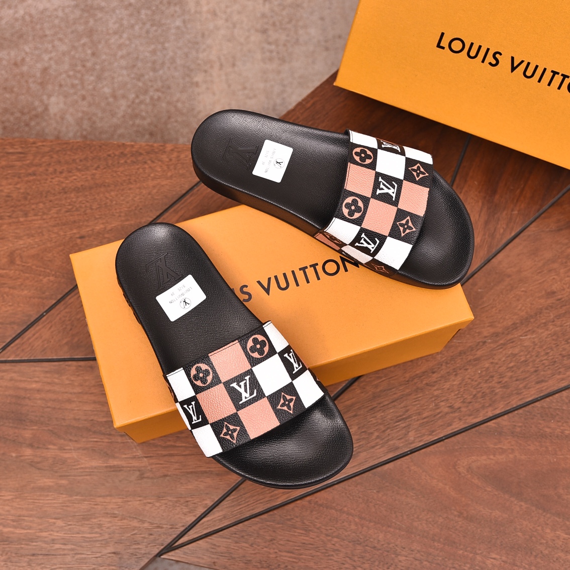 Louis Vuitton Men's Luxury Slides: Casual Comfort, Iconic Design 4 i1708100515 4208 0