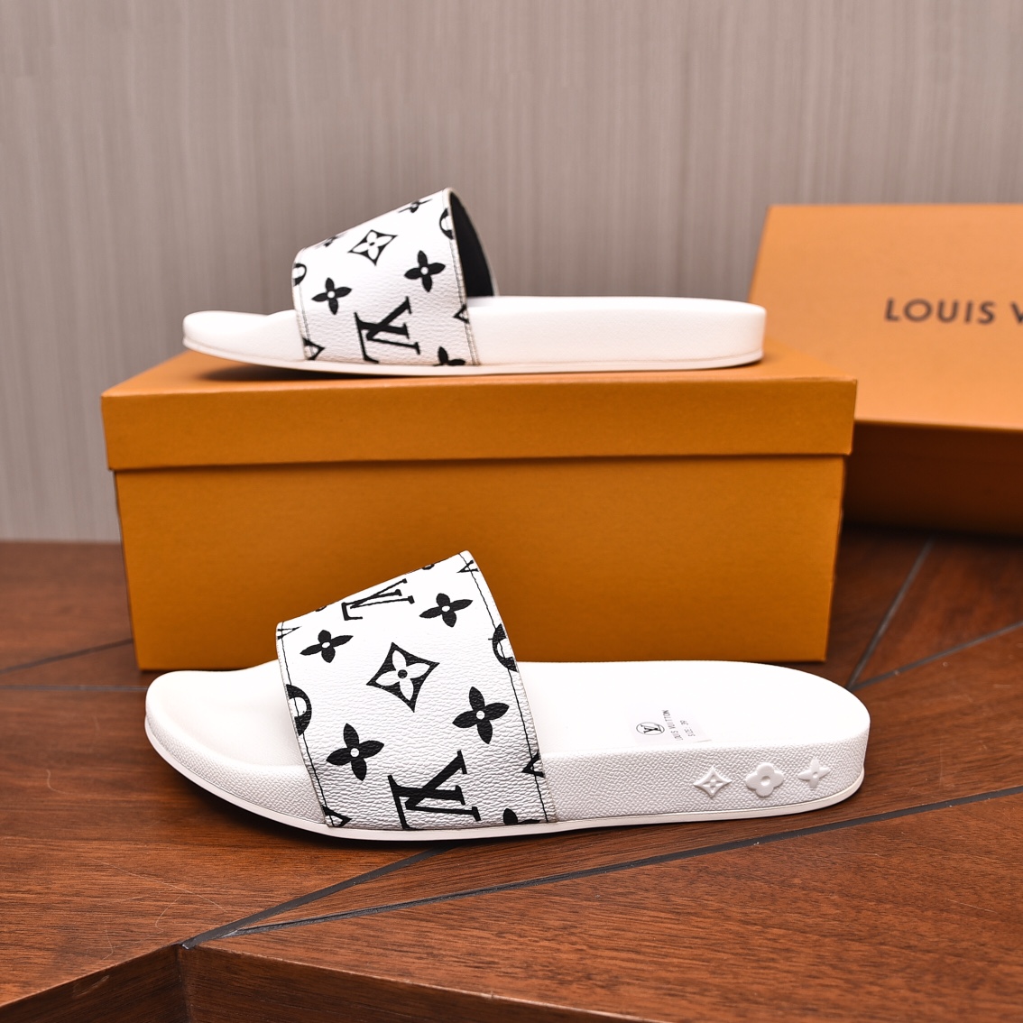 Louis Vuitton Men's Monogrammed White Slides Sandals - Comfortable & Stylish 7 i1708100572 6818 0