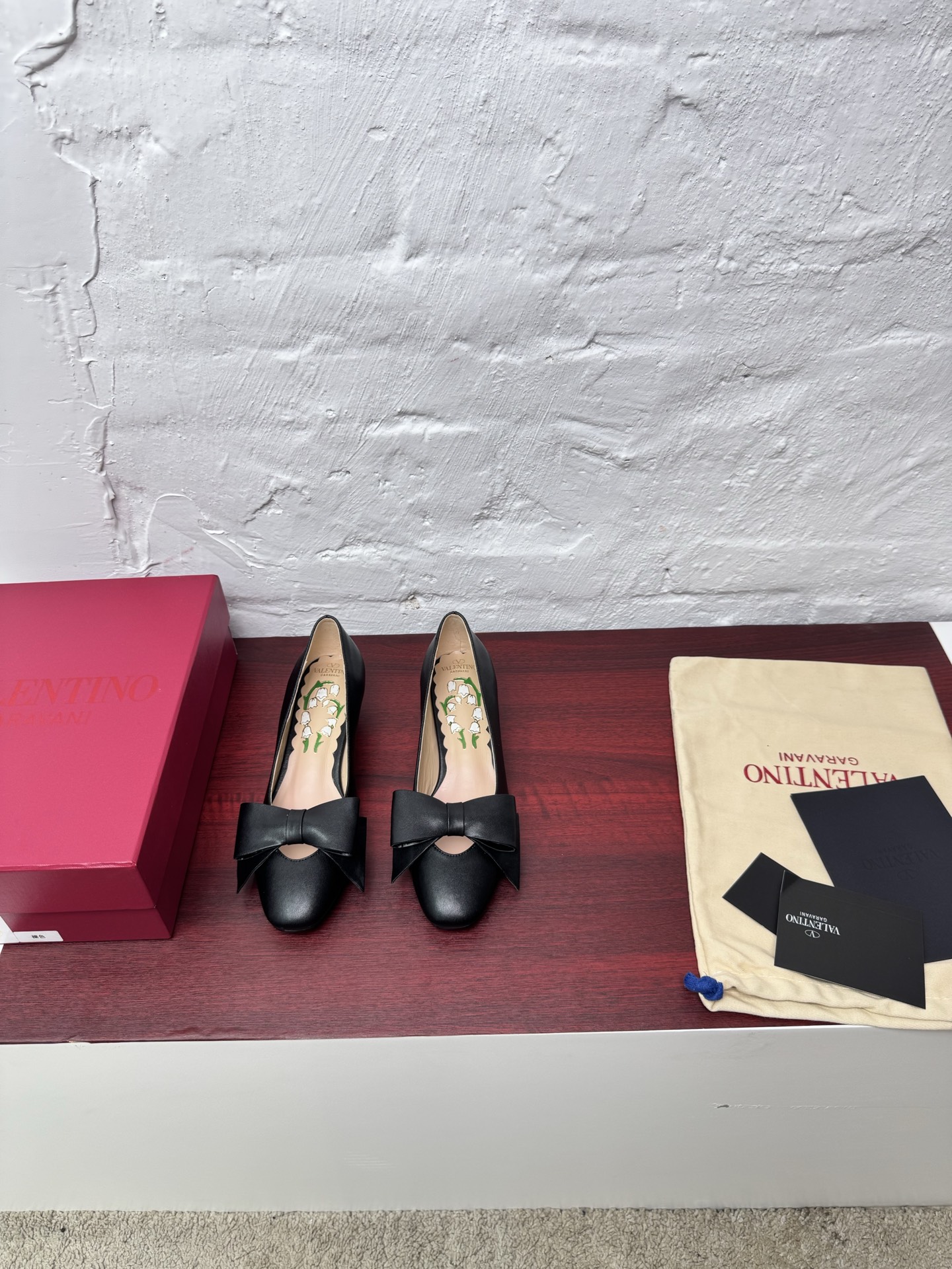 NO:245244,Factory rubber bottom VT spring and summer new model, G771 original development 11 is simply too beautiful!  !  !  The cute and cute V-buckle that is sexy and has a girl is never out of date. This time, the Yuan version of Butterfly Festival is created, you deserve to have imported cowhide fabric imported sheepskin lining, outsole Italian leather sole size 35-40 (34, 41, 42 custom made without return) Heel height 5cm, single shoes, cowhide, sheepskin19860909工厂橡胶底皮底 VT春夏新款,G771原版开发11简直不要太好看了！！！小性感的同时又带有少女的小可爱经典的V扣永不过时,这次蝴蝶节yuan版打造,你值得拥有 面料进口牛皮 内里进口羊皮里 大底意大利真皮底 码数35-40（34、41、42定做不退换） 跟高5cm,单鞋,cowhide,sheepskin,Women's Shoes