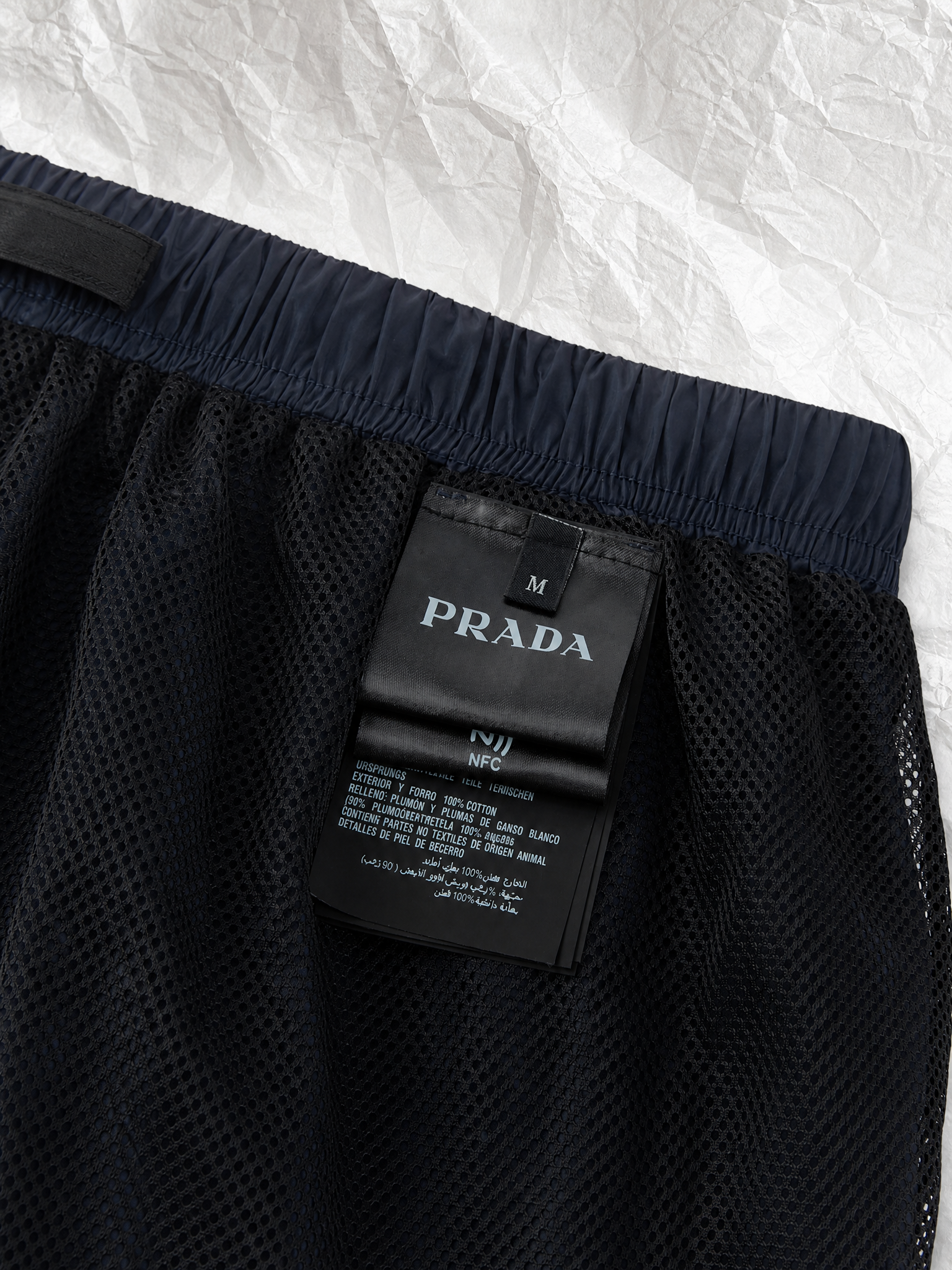 Prada PRA Re-Nylon 钢标沙滩短裤