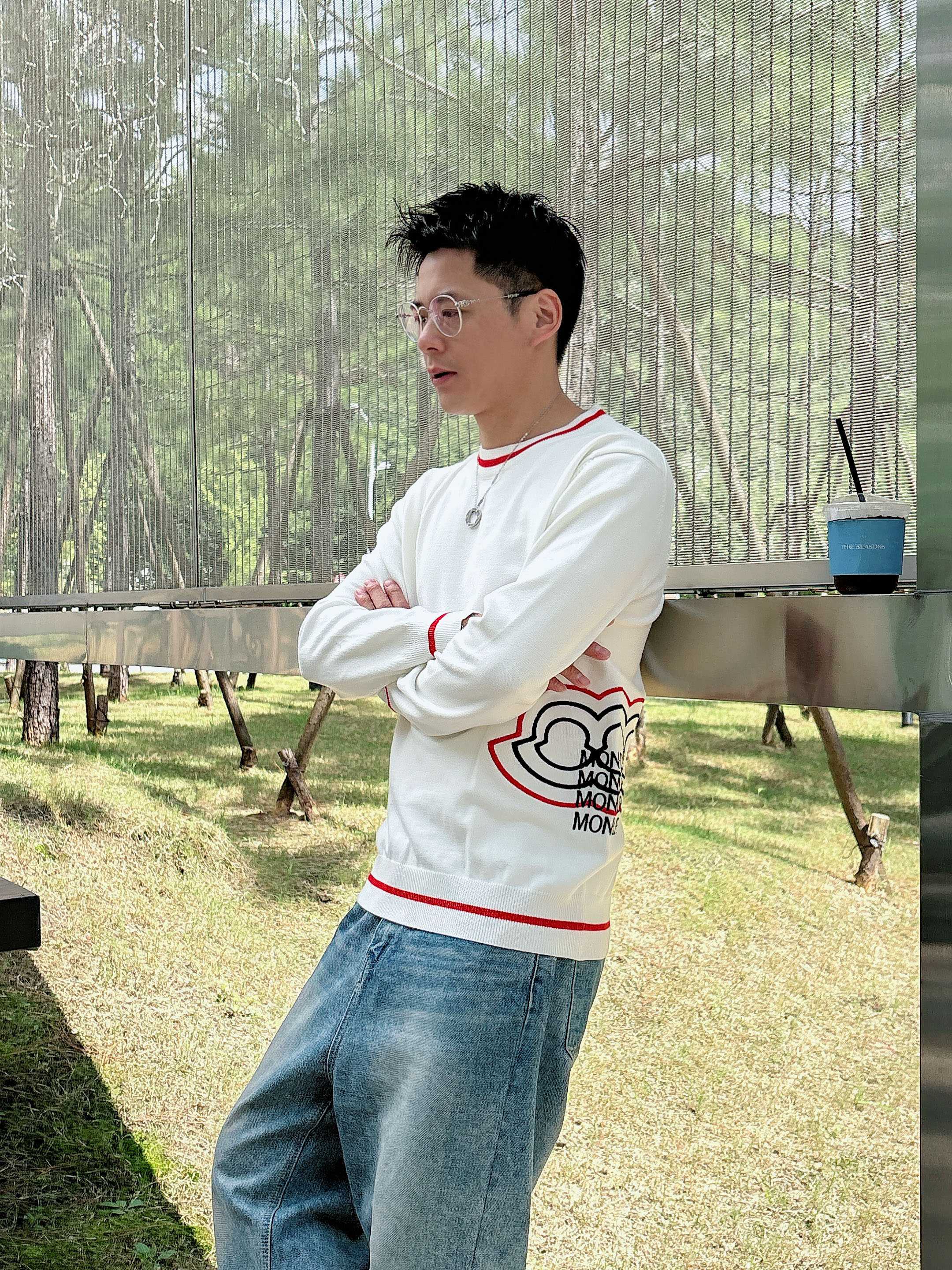 · 蒙口Moncler 2025官网秋冬季最新款圆领毛衣，专柜同步在售爆款！特供羊毛混纺面料.手感舒适.