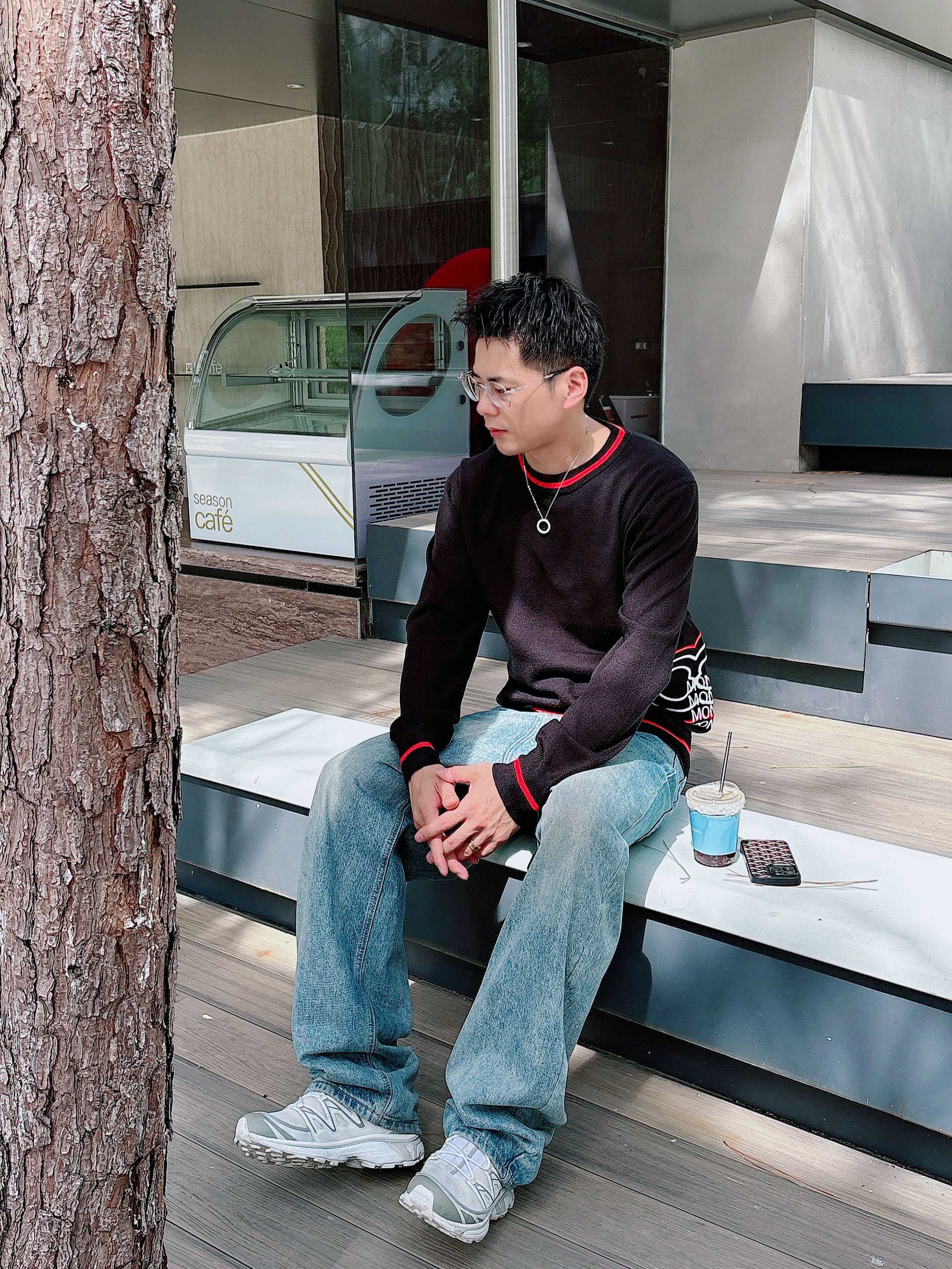 · 蒙口Moncler 2025官网秋冬季最新款圆领毛衣，专柜同步在售爆款！特供羊毛混纺面料.手感舒适.