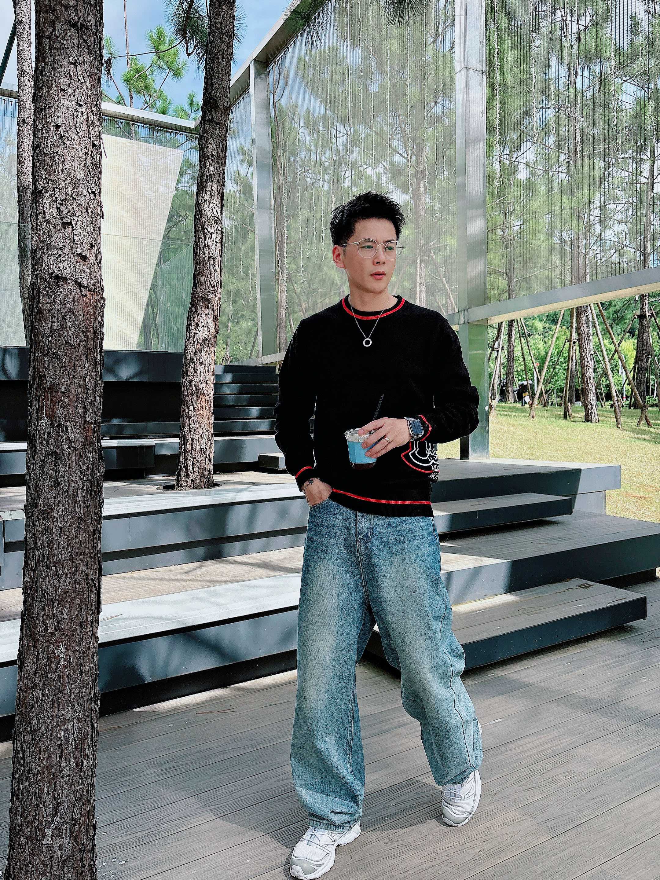 · 蒙口Moncler 2025官网秋冬季最新款圆领毛衣，专柜同步在售爆款！特供羊毛混纺面料.手感舒适.