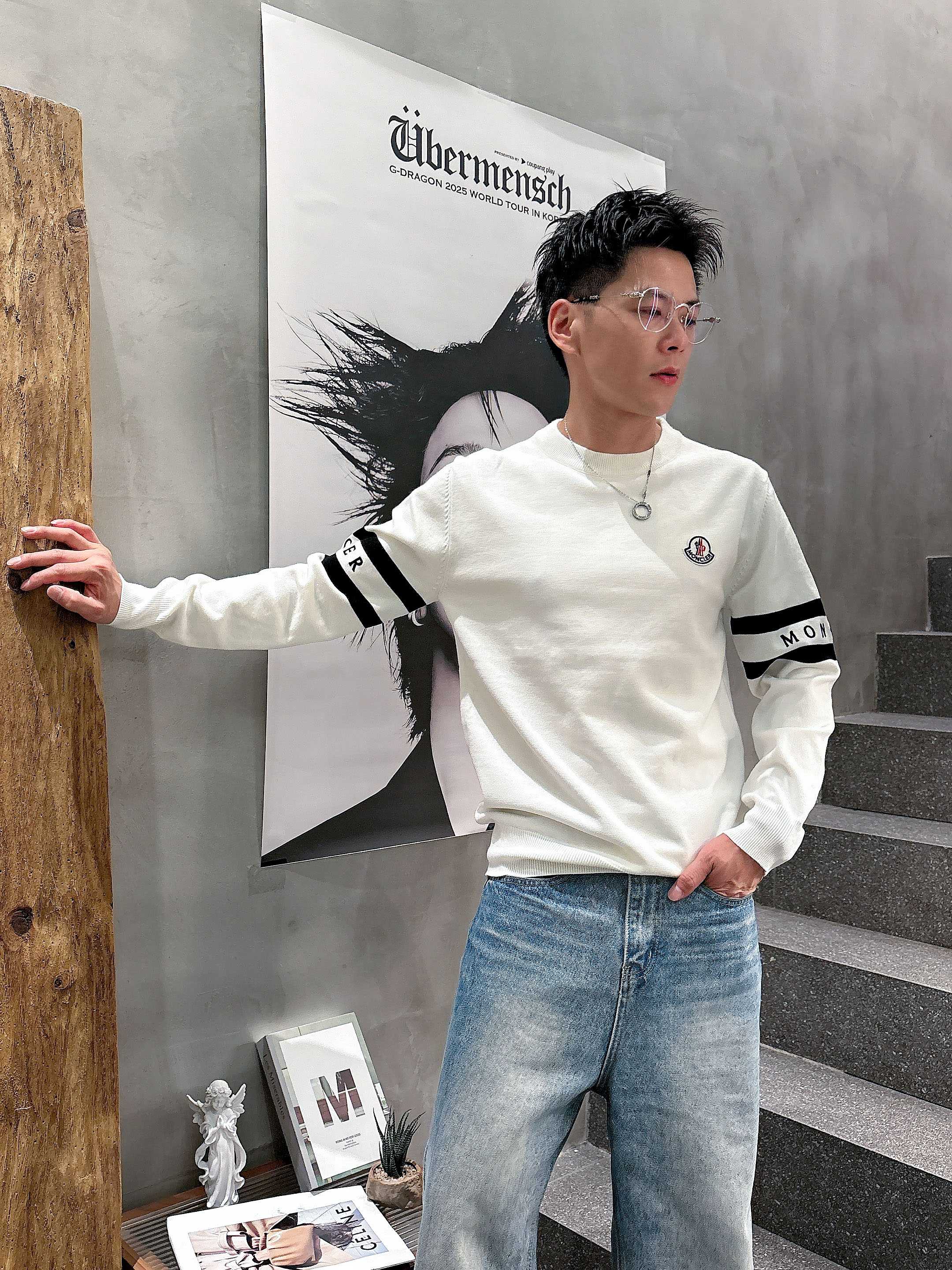 · 蒙口Moncler 2025官网秋冬季最新款圆领毛衣，专柜同步在售爆款！特供羊毛混纺面料.手感舒适.