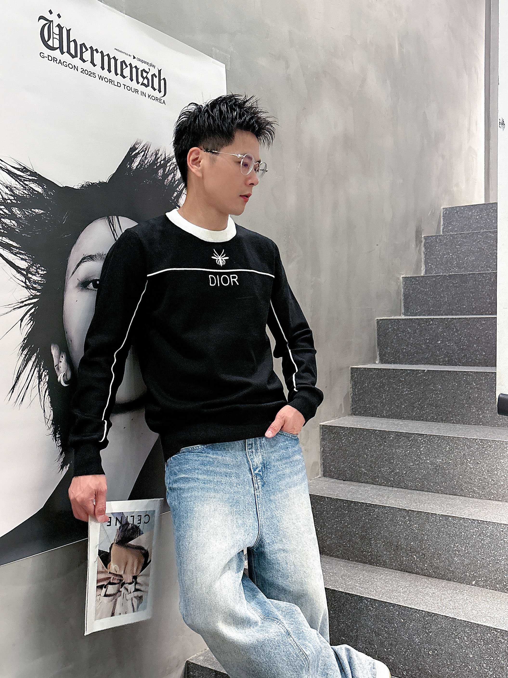 · 迪奥Dior 2025官网秋冬季最新款圆领毛衣，专柜同步在售爆款！特供羊毛混纺面料.手感舒适.可直接