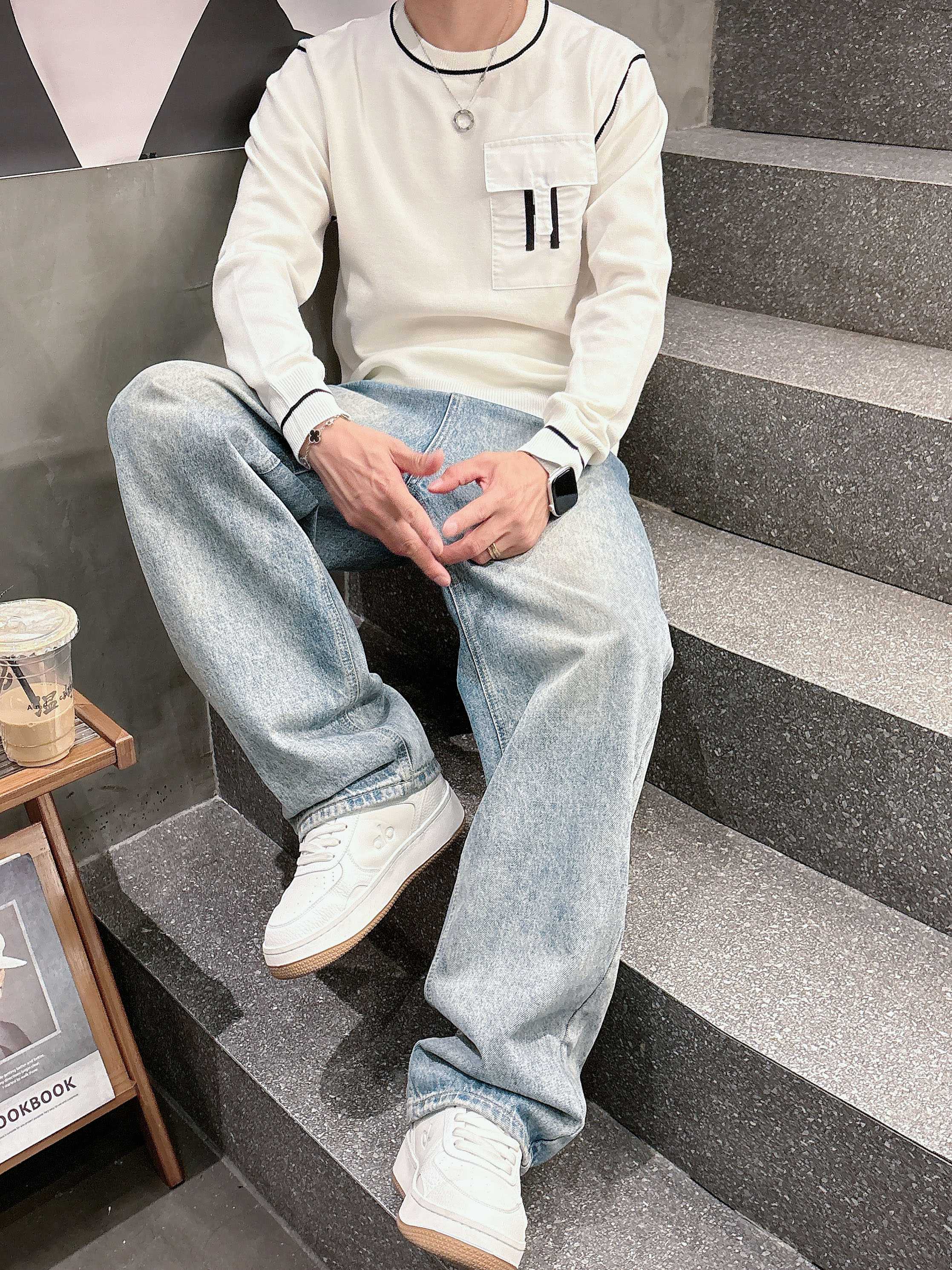 · 爱马仕Hermes 2025官网秋冬季最新款圆领毛衣，专柜同步在售爆款！特供羊毛混纺面料.手感舒适.