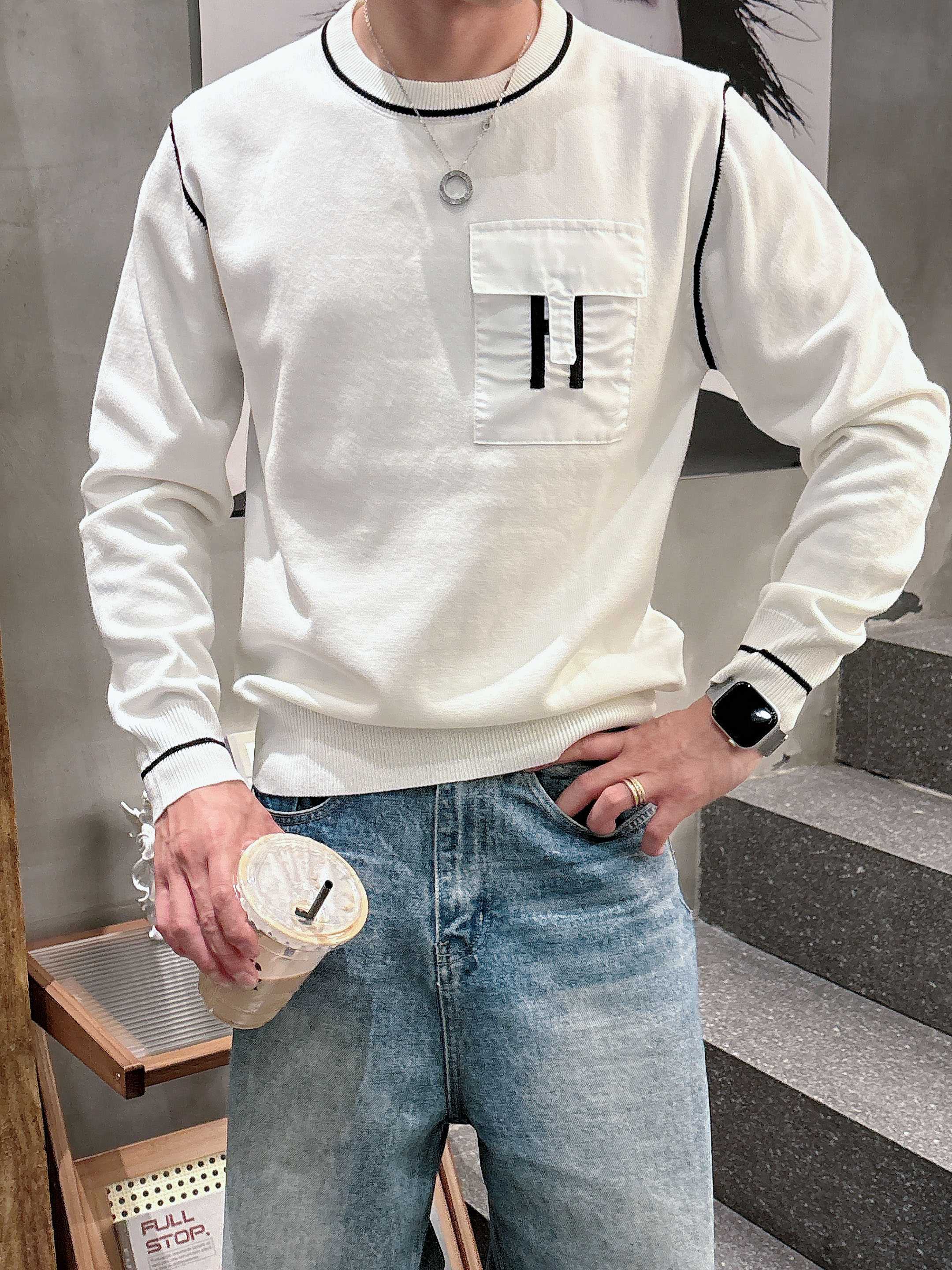 · 爱马仕Hermes 2025官网秋冬季最新款圆领毛衣，专柜同步在售爆款！特供羊毛混纺面料.手感舒适.