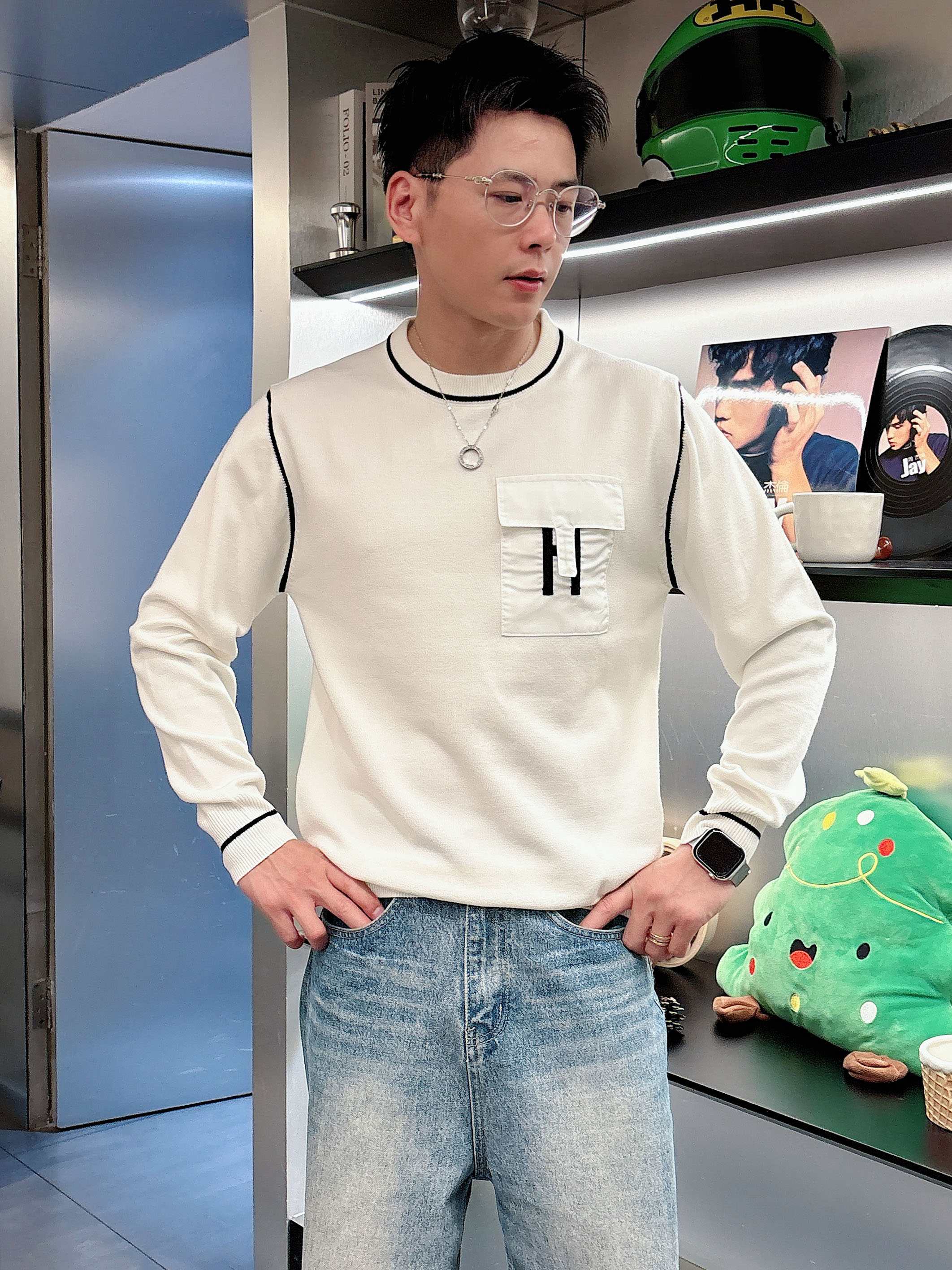 · 爱马仕Hermes 2025官网秋冬季最新款圆领毛衣，专柜同步在售爆款！特供羊毛混纺面料.手感舒适.