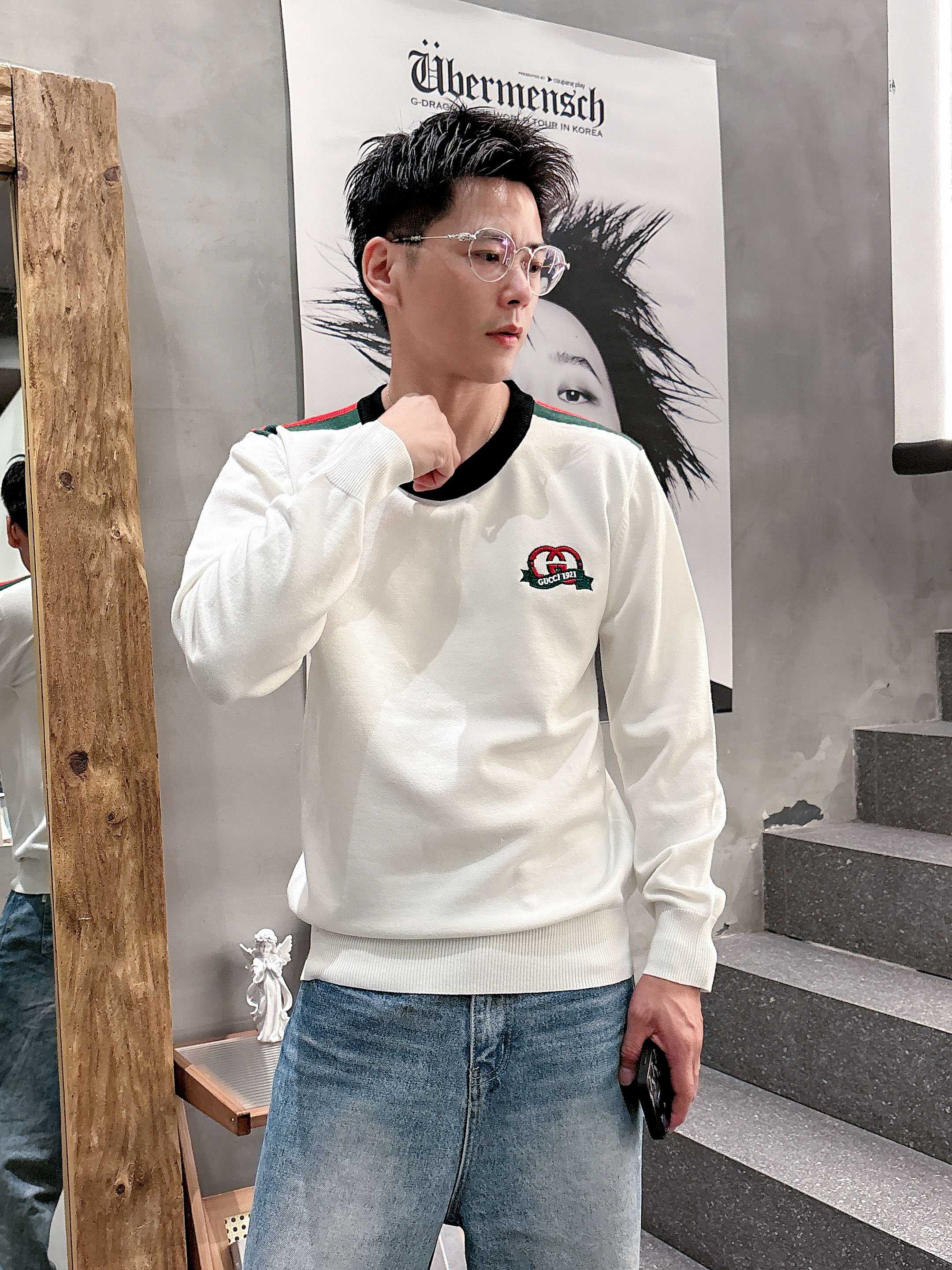 · 古驰Gucci 2025官网秋冬季最新款圆领毛衣，专柜同步在售爆款！特供羊毛混纺面料.手感舒适.可直