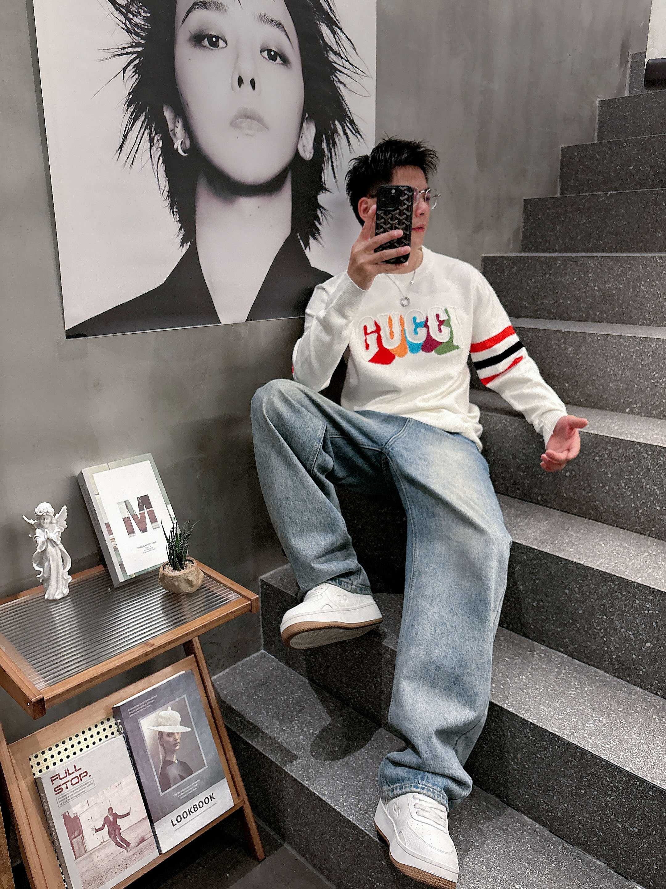 · 古驰Gucci 2025官网秋冬季最新款圆领毛衣，专柜同步在售爆款！特供羊毛混纺面料.手感舒适.可直