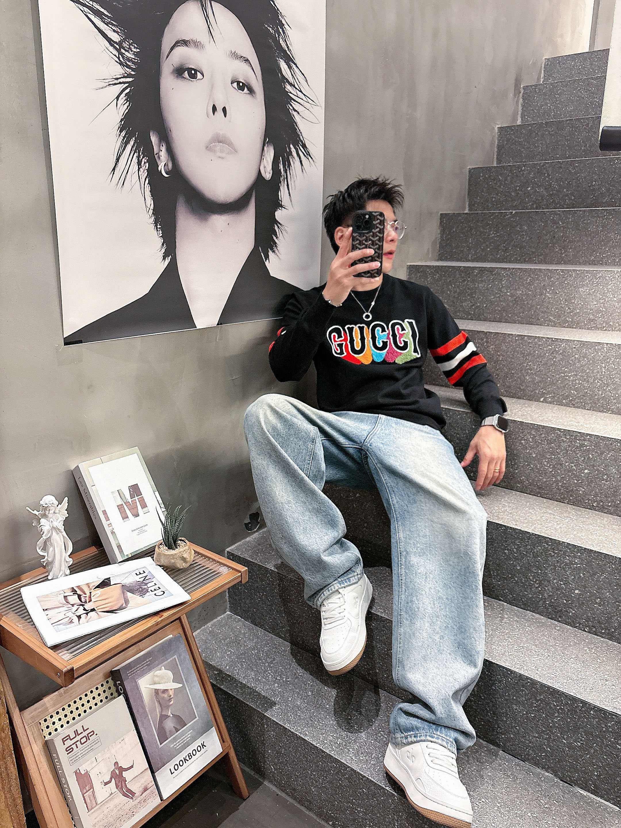 · 古驰Gucci 2025官网秋冬季最新款圆领毛衣，专柜同步在售爆款！特供羊毛混纺面料.手感舒适.可直