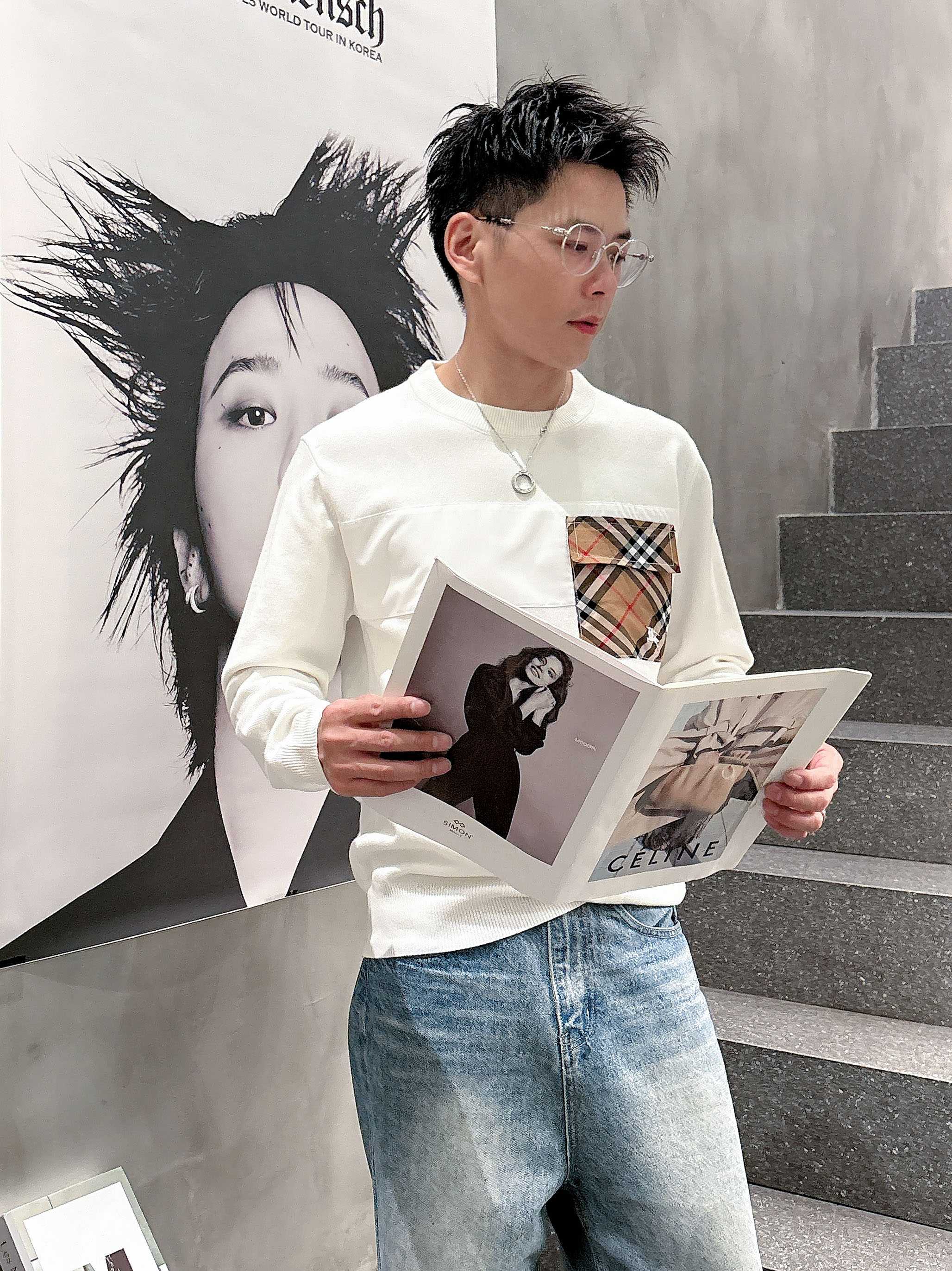 · 巴宝莉Bur 2025官网秋冬季最新款圆领毛衣，专柜同步在售爆款！特供羊毛混纺面料.手感舒适.可直接