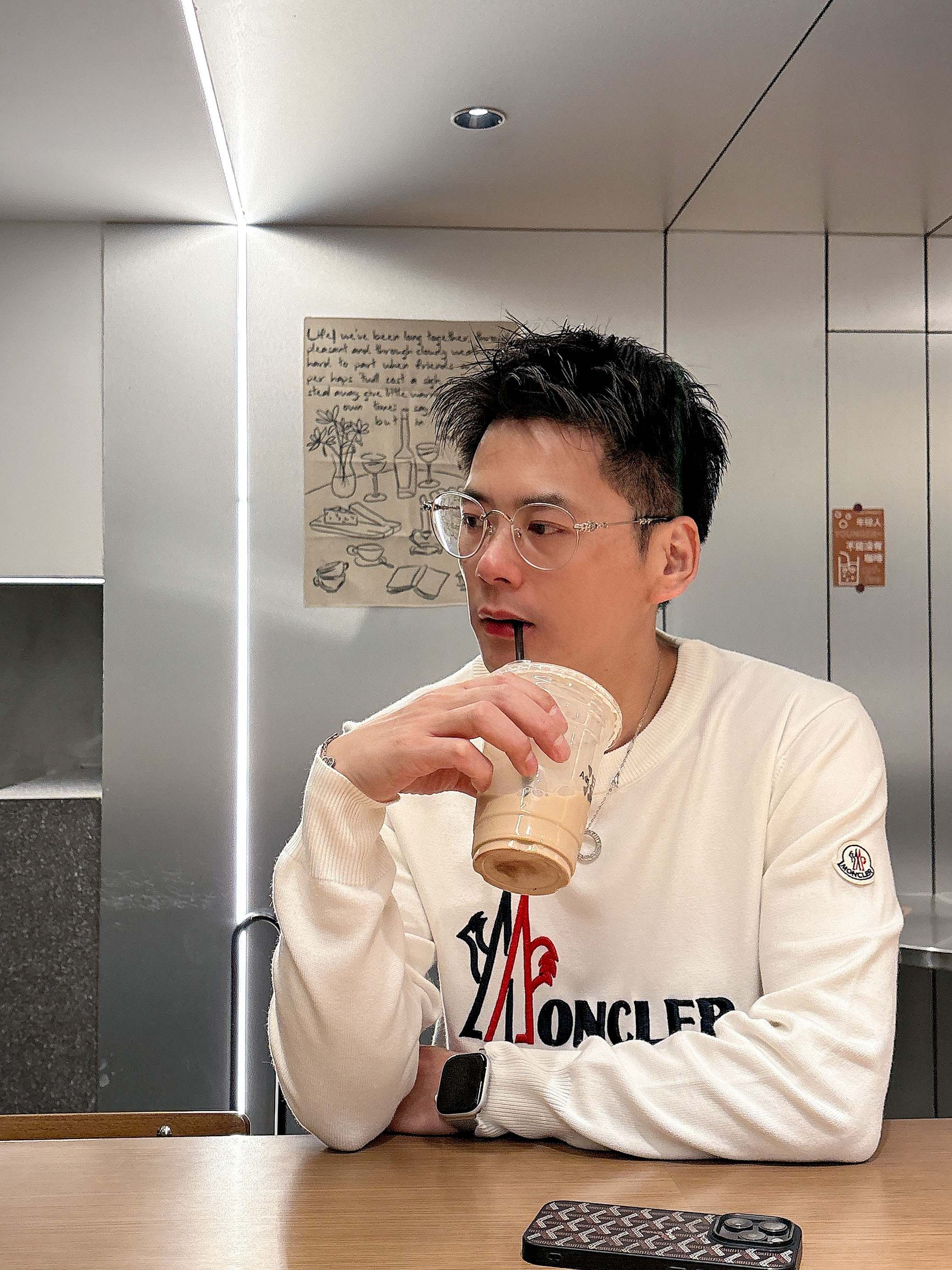 · 蒙口Moncler 2025官网秋冬季最新款圆领毛衣，专柜同步在售爆款！特供羊毛混纺面料.手感舒适.