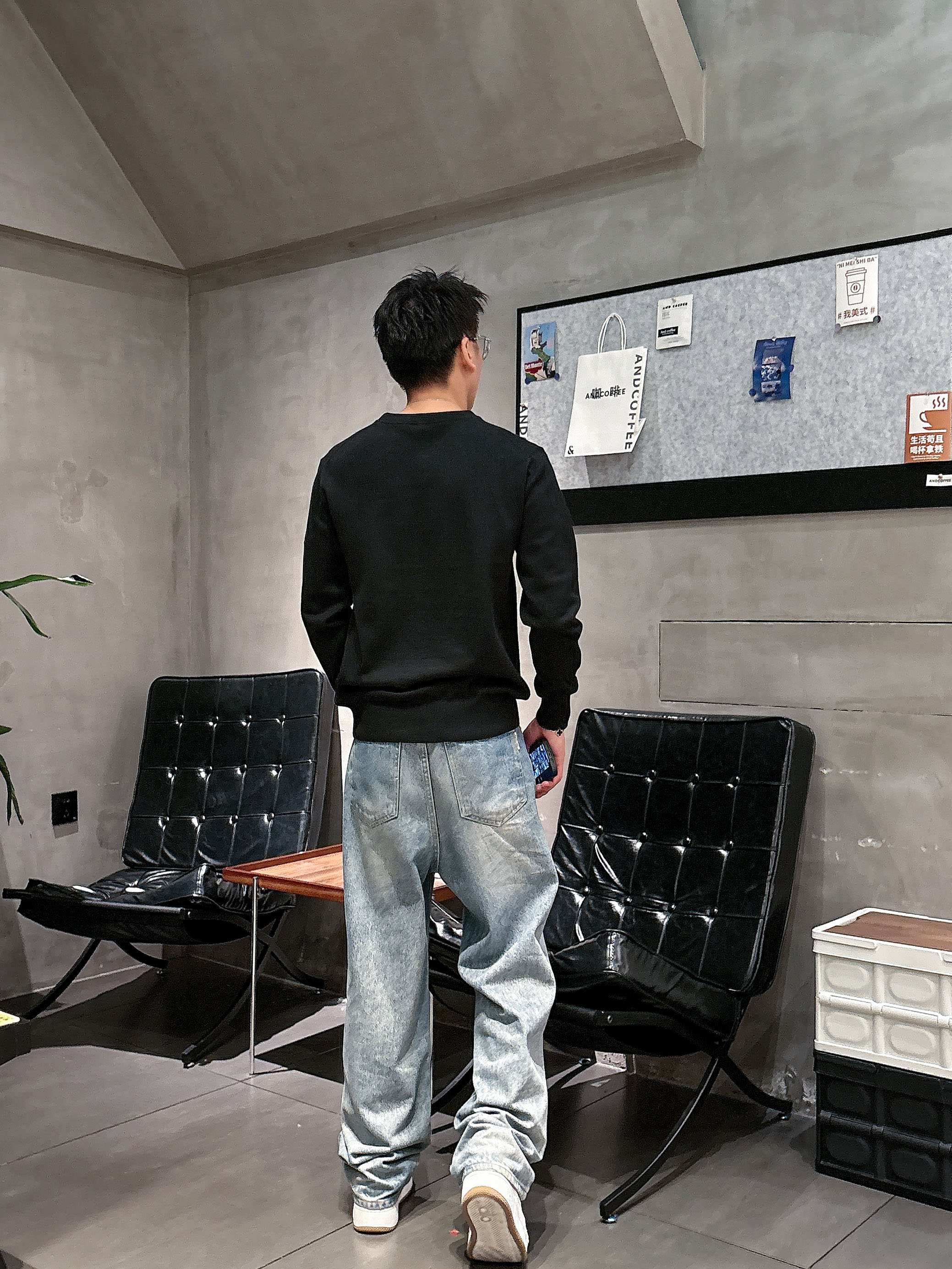 · 蒙口Moncler 2025官网秋冬季最新款圆领毛衣，专柜同步在售爆款！特供羊毛混纺面料.手感舒适.