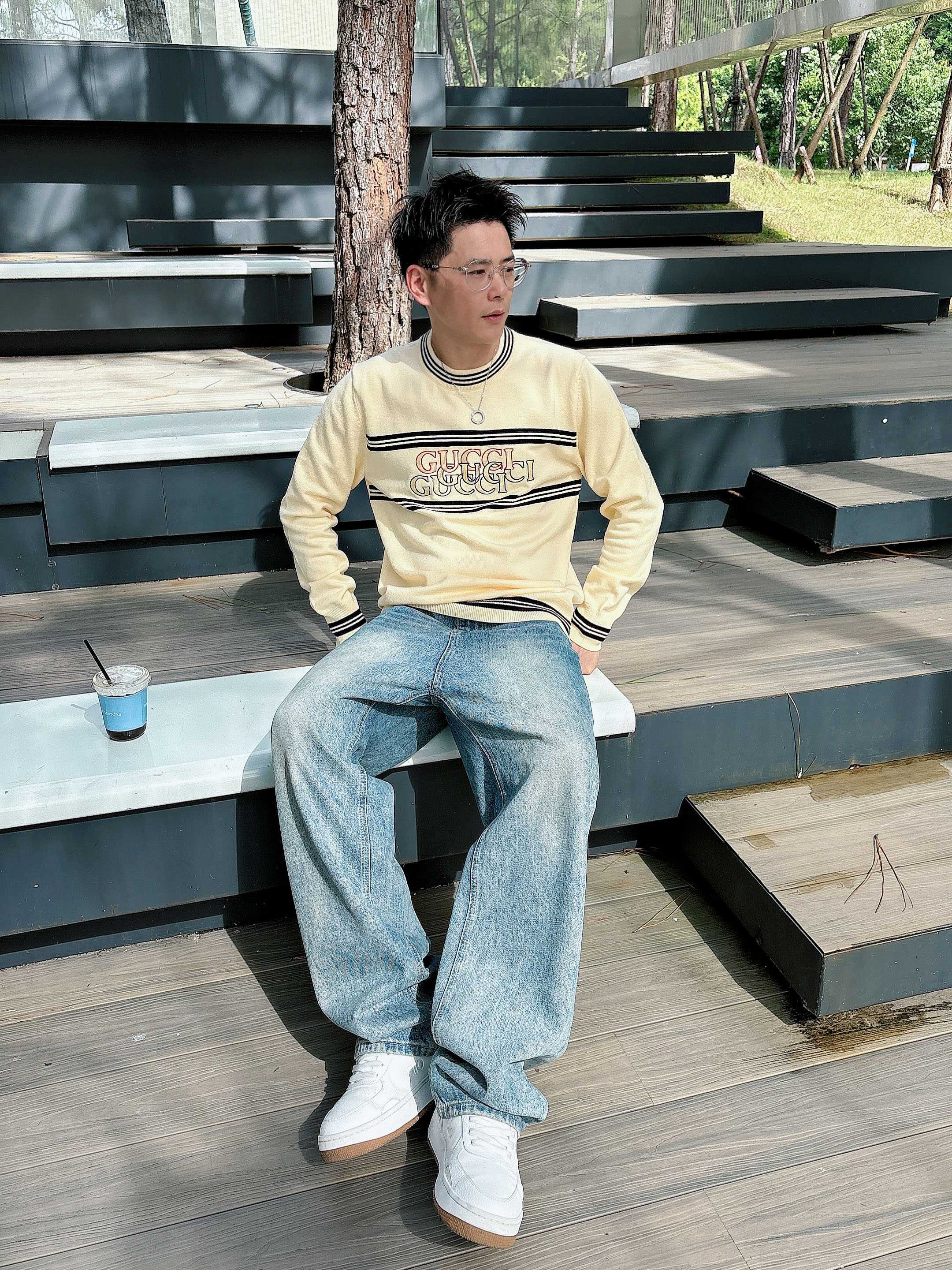 · 古驰Gucci 2025官网秋冬季最新款圆领毛衣，专柜同步在售爆款！特供羊毛混纺面料.手感舒适.可直