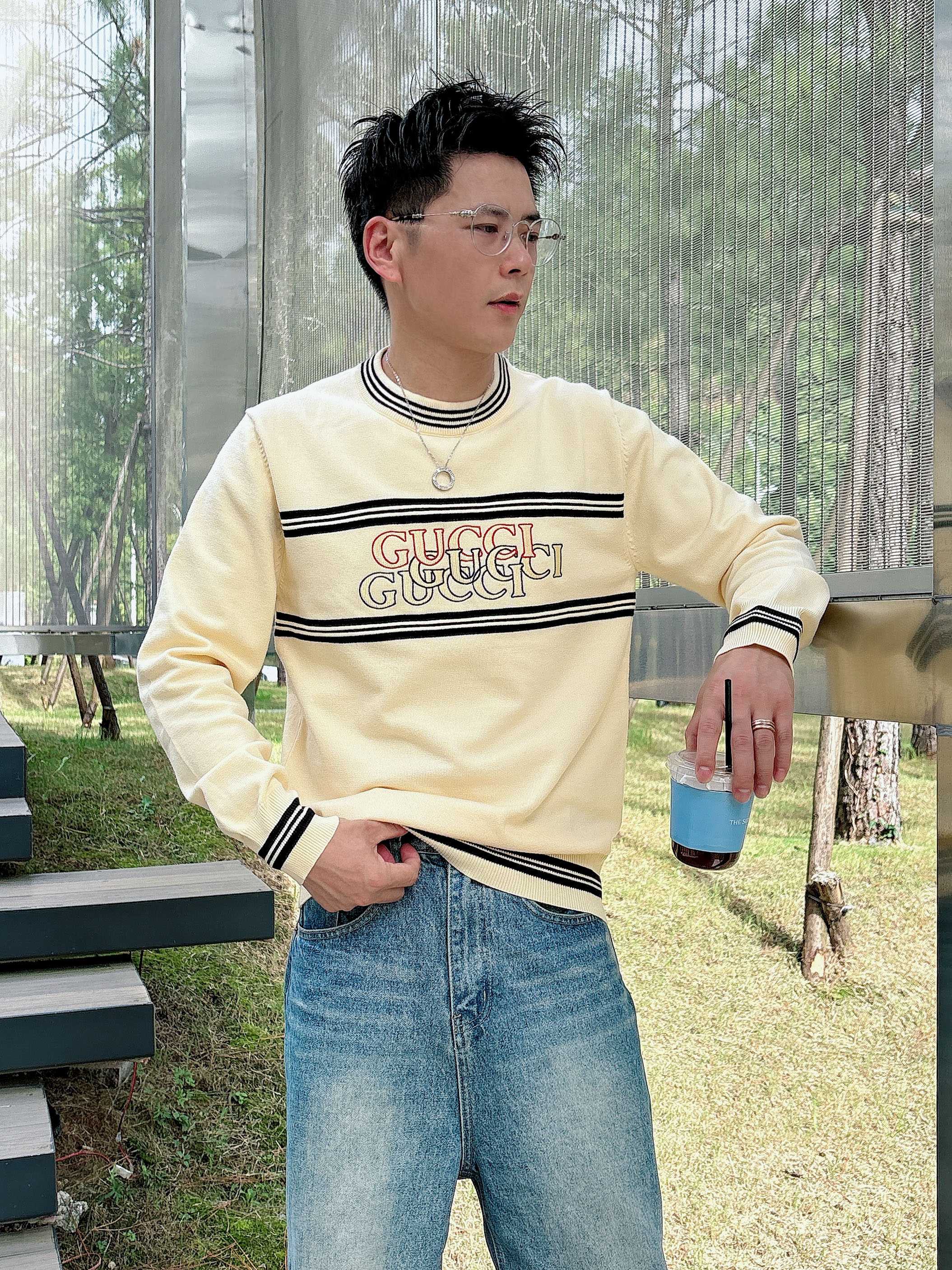 · 古驰Gucci 2025官网秋冬季最新款圆领毛衣，专柜同步在售爆款！特供羊毛混纺面料.手感舒适.可直