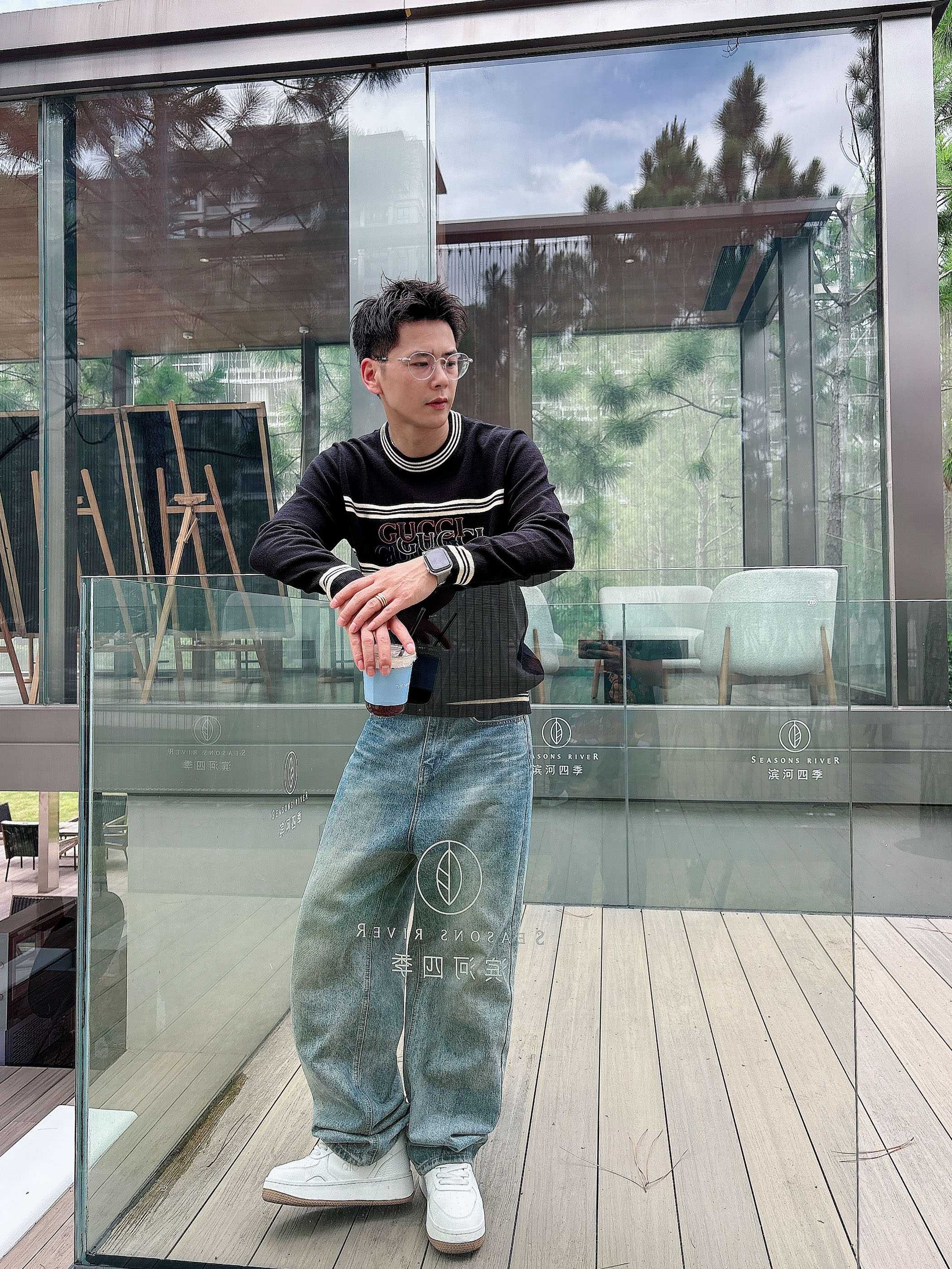 · 古驰Gucci 2025官网秋冬季最新款圆领毛衣，专柜同步在售爆款！特供羊毛混纺面料.手感舒适.可直