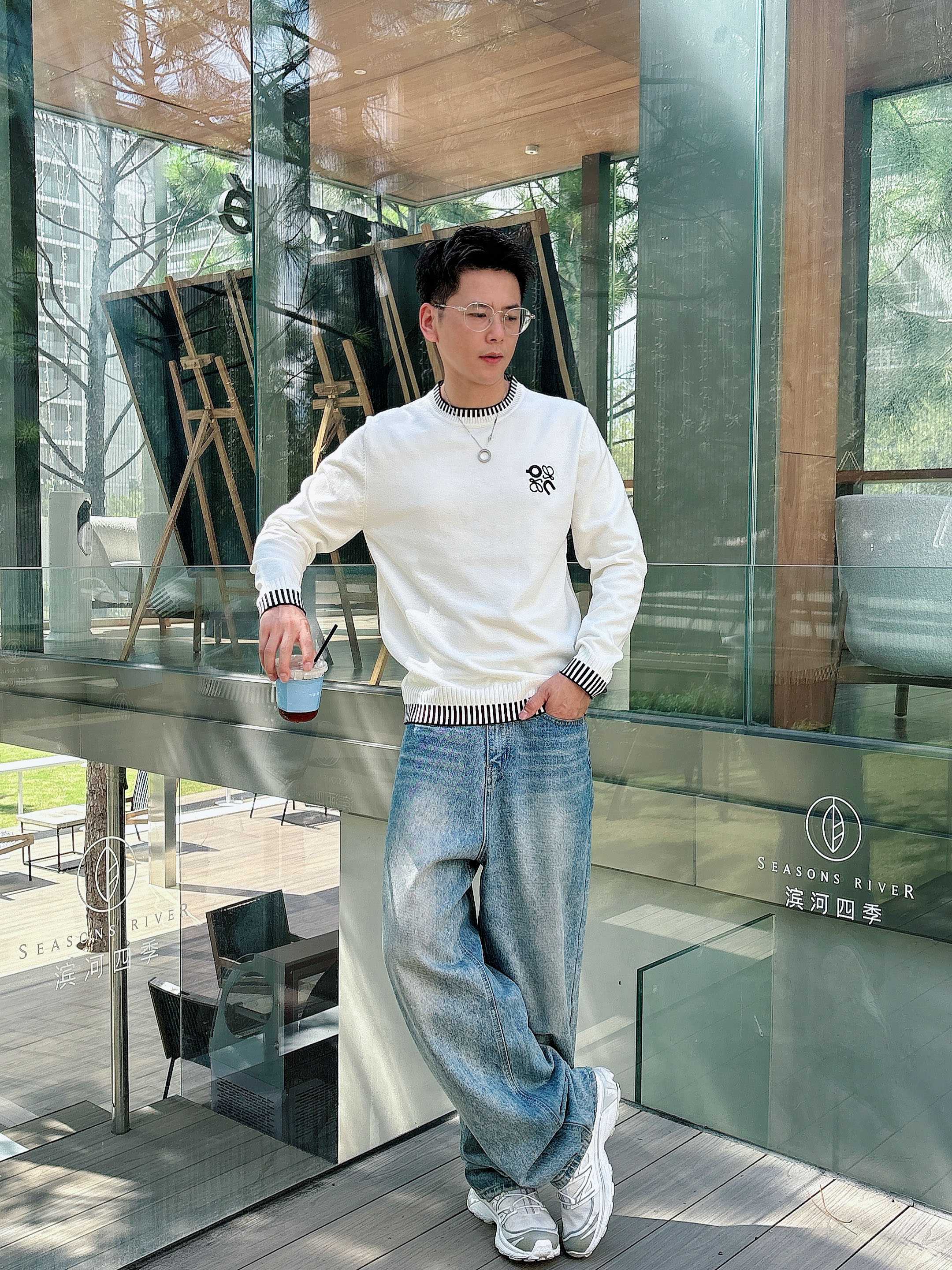 · 罗意威loewe 2025官网秋冬季最新款圆领毛衣，专柜同步在售爆款！特供羊毛混纺面料.手感舒适.可