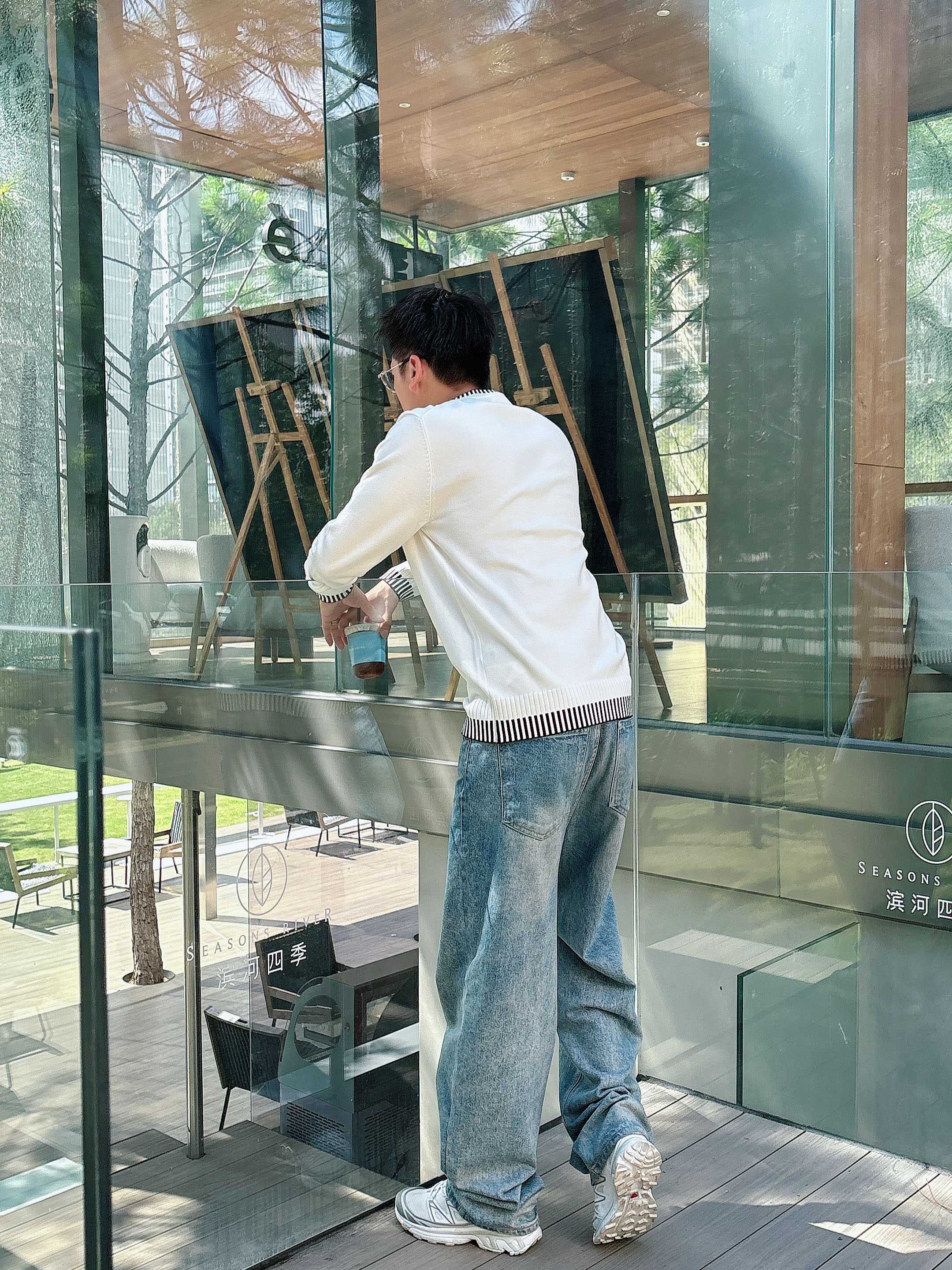 · 罗意威loewe 2025官网秋冬季最新款圆领毛衣，专柜同步在售爆款！特供羊毛混纺面料.手感舒适.可