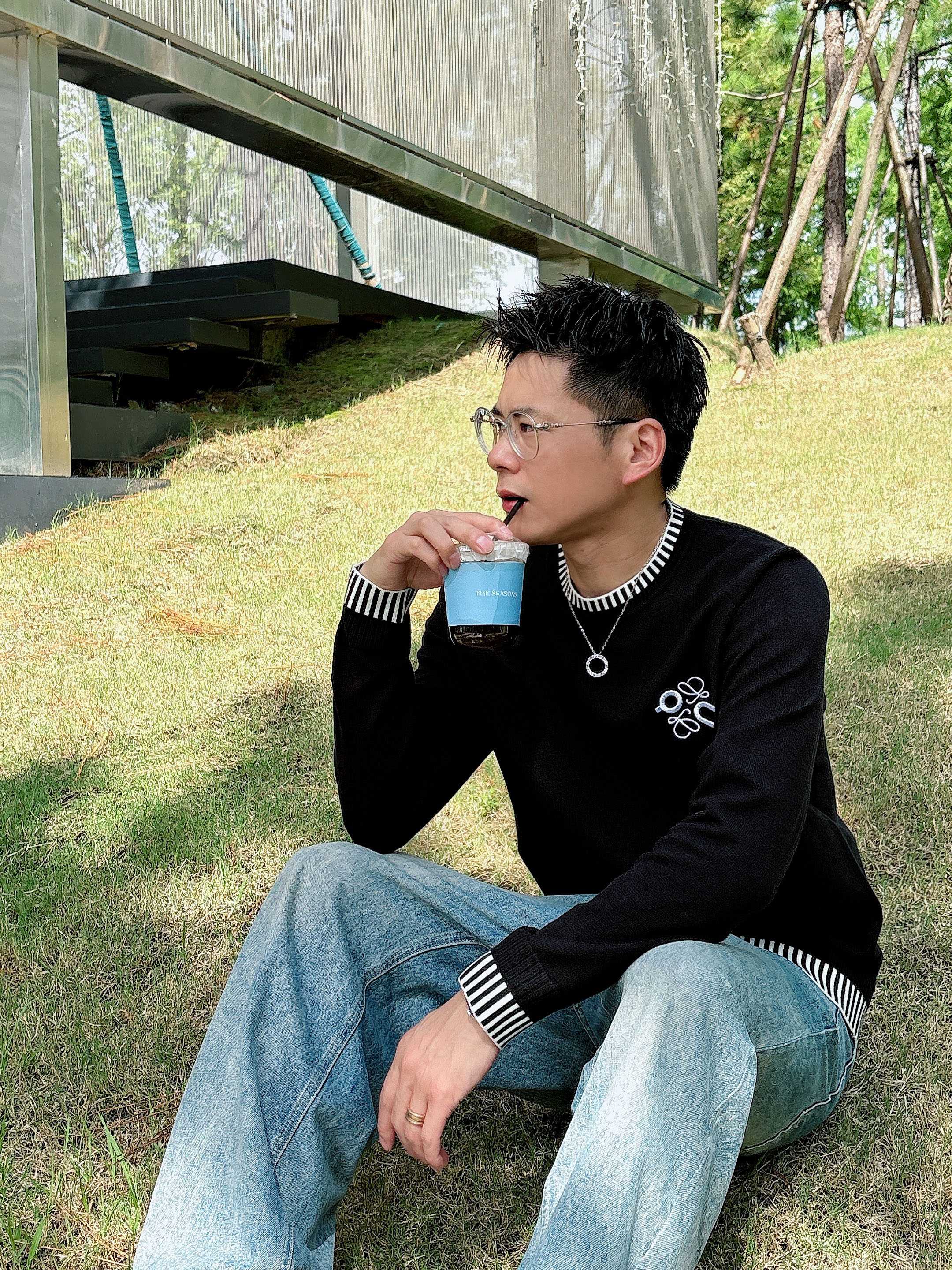 · 罗意威loewe 2025官网秋冬季最新款圆领毛衣，专柜同步在售爆款！特供羊毛混纺面料.手感舒适.可