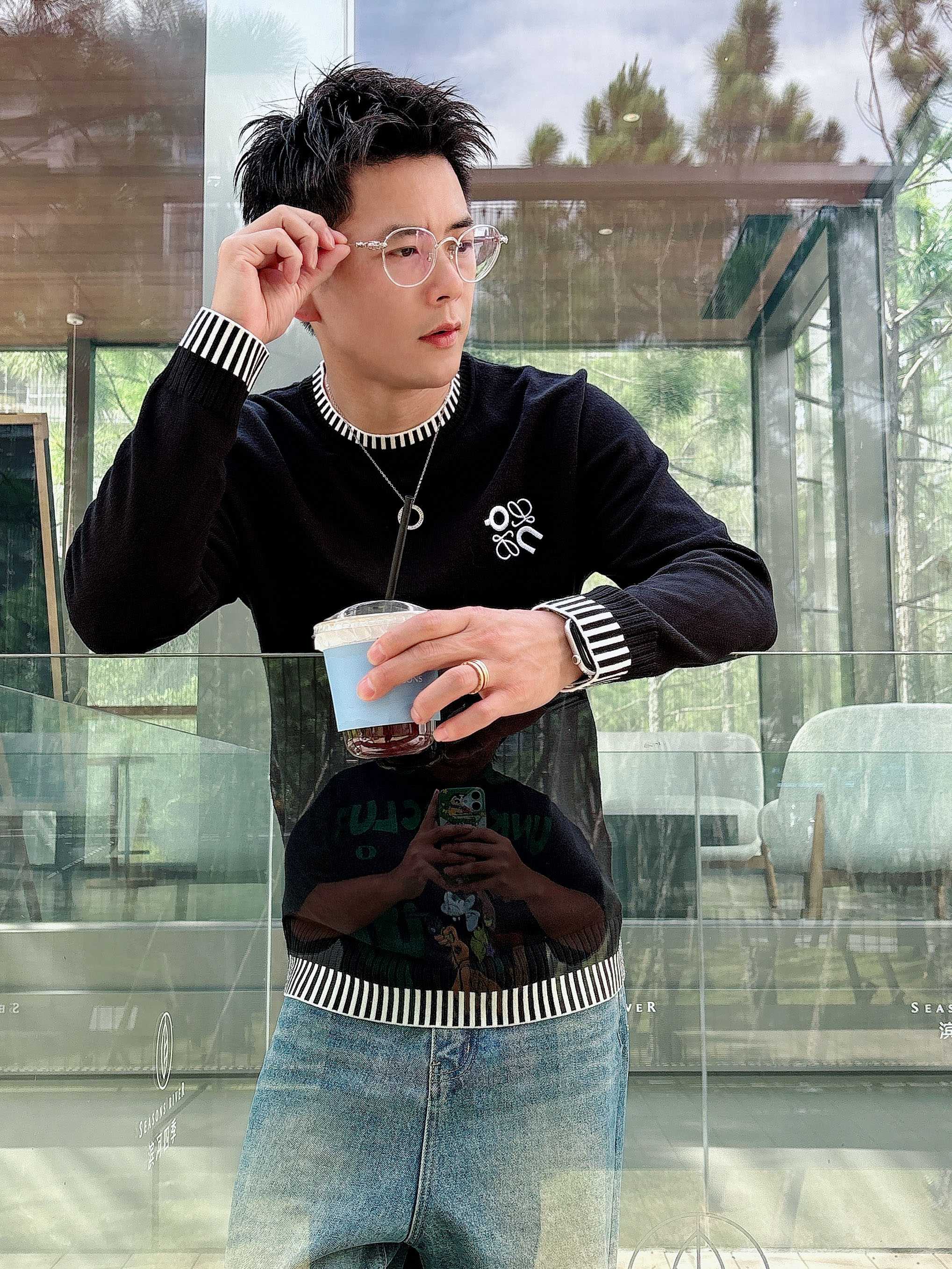 · 罗意威loewe 2025官网秋冬季最新款圆领毛衣，专柜同步在售爆款！特供羊毛混纺面料.手感舒适.可