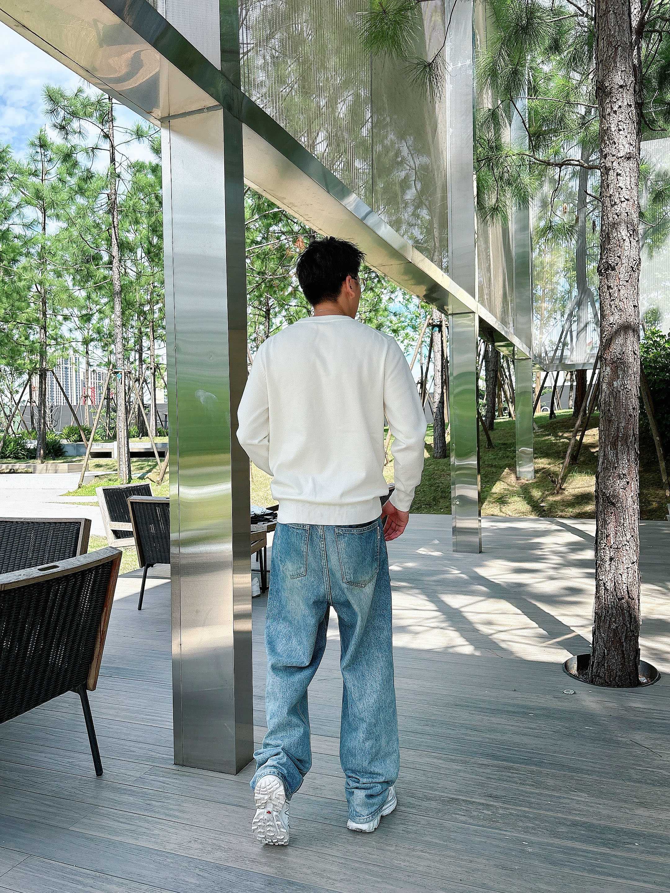 · 迪奥Dior 2025官网秋冬季最新款圆领毛衣，专柜同步在售爆款！特供羊毛混纺面料.手感舒适.可直接