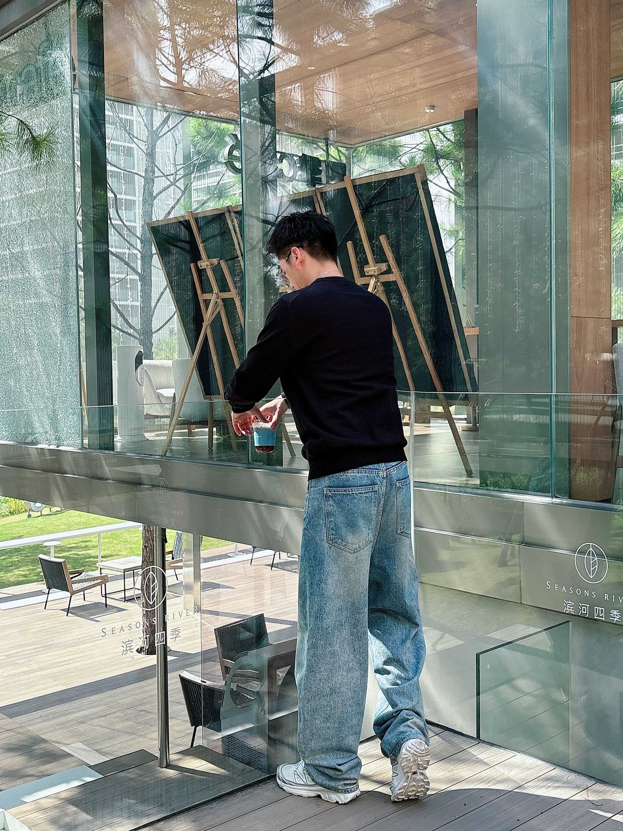 · 迪奥Dior 2025官网秋冬季最新款圆领毛衣，专柜同步在售爆款！特供羊毛混纺面料.手感舒适.可直接