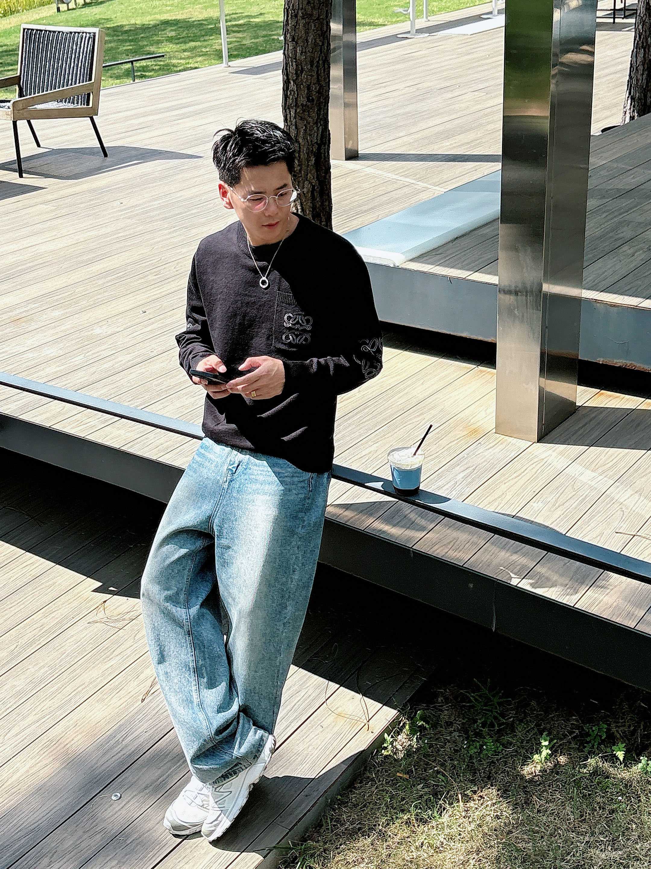 · 罗意威loewe 2025官网秋冬季最新款圆领毛衣，专柜同步在售爆款！特供羊毛混纺面料.手感舒适.可