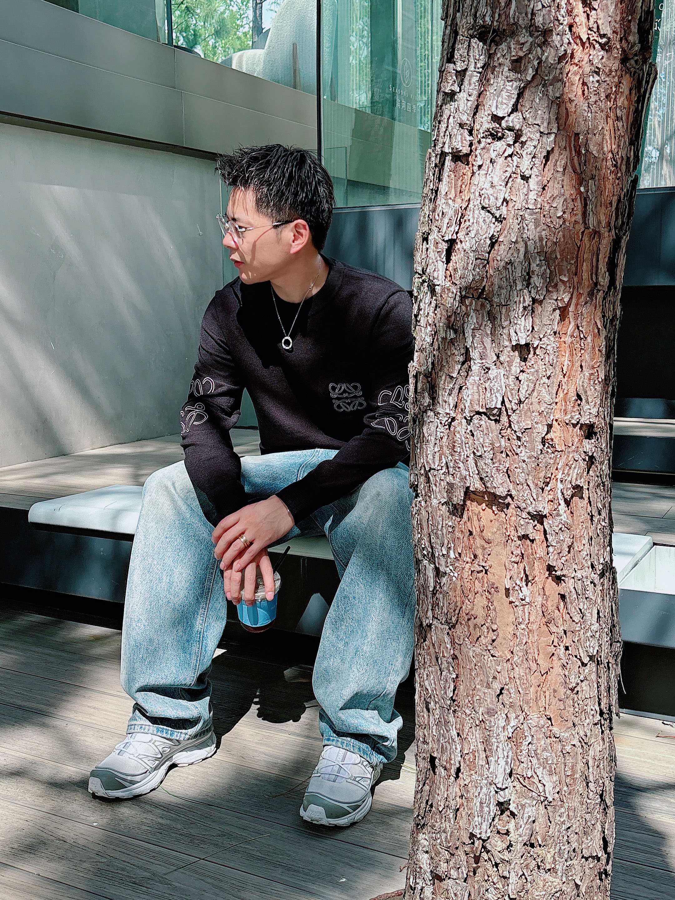 · 罗意威loewe 2025官网秋冬季最新款圆领毛衣，专柜同步在售爆款！特供羊毛混纺面料.手感舒适.可