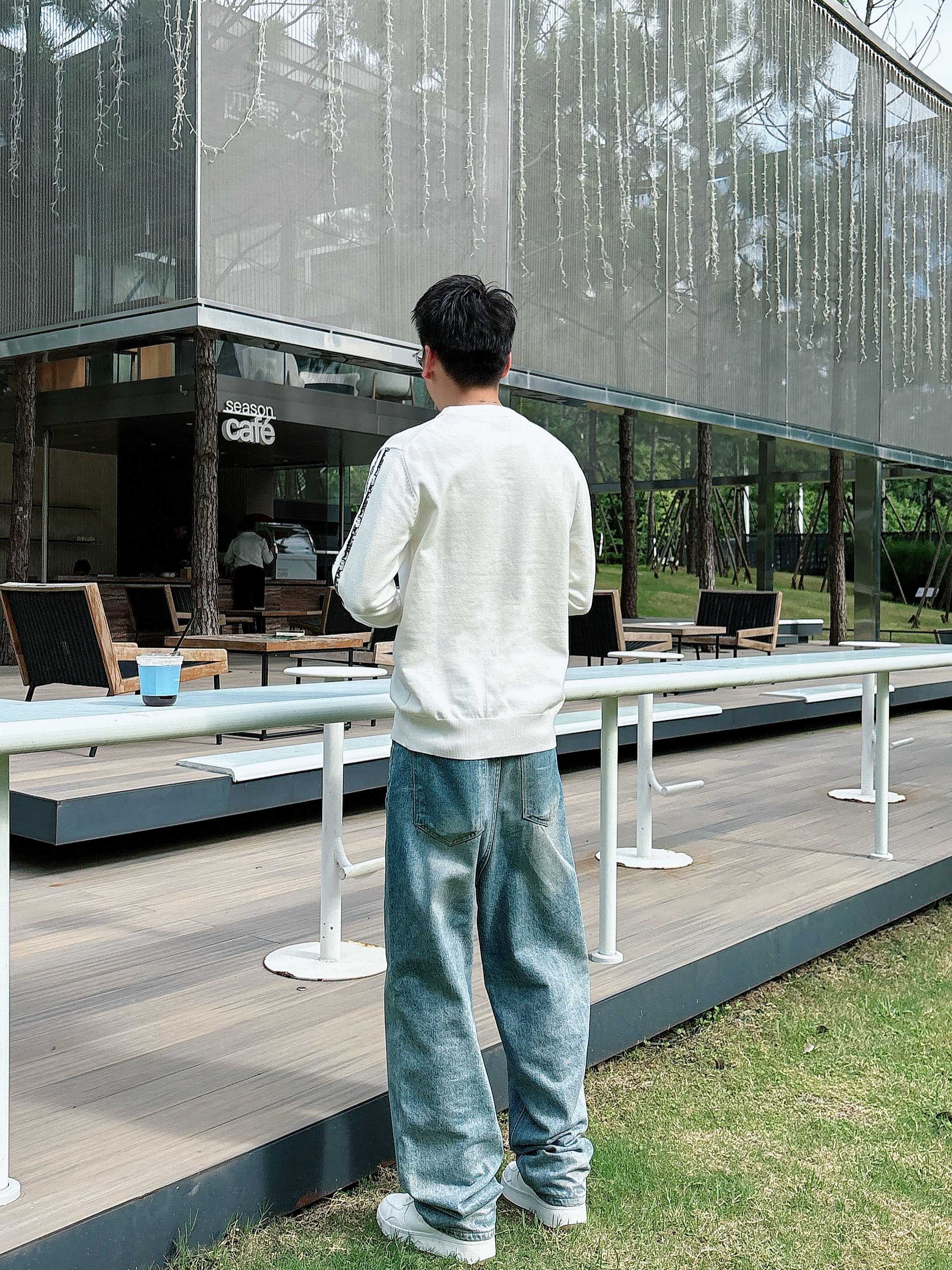 · 迪奥Dior 2025官网秋冬季最新款圆领毛衣，专柜同步在售爆款！特供羊毛混纺面料.手感舒适.可直接