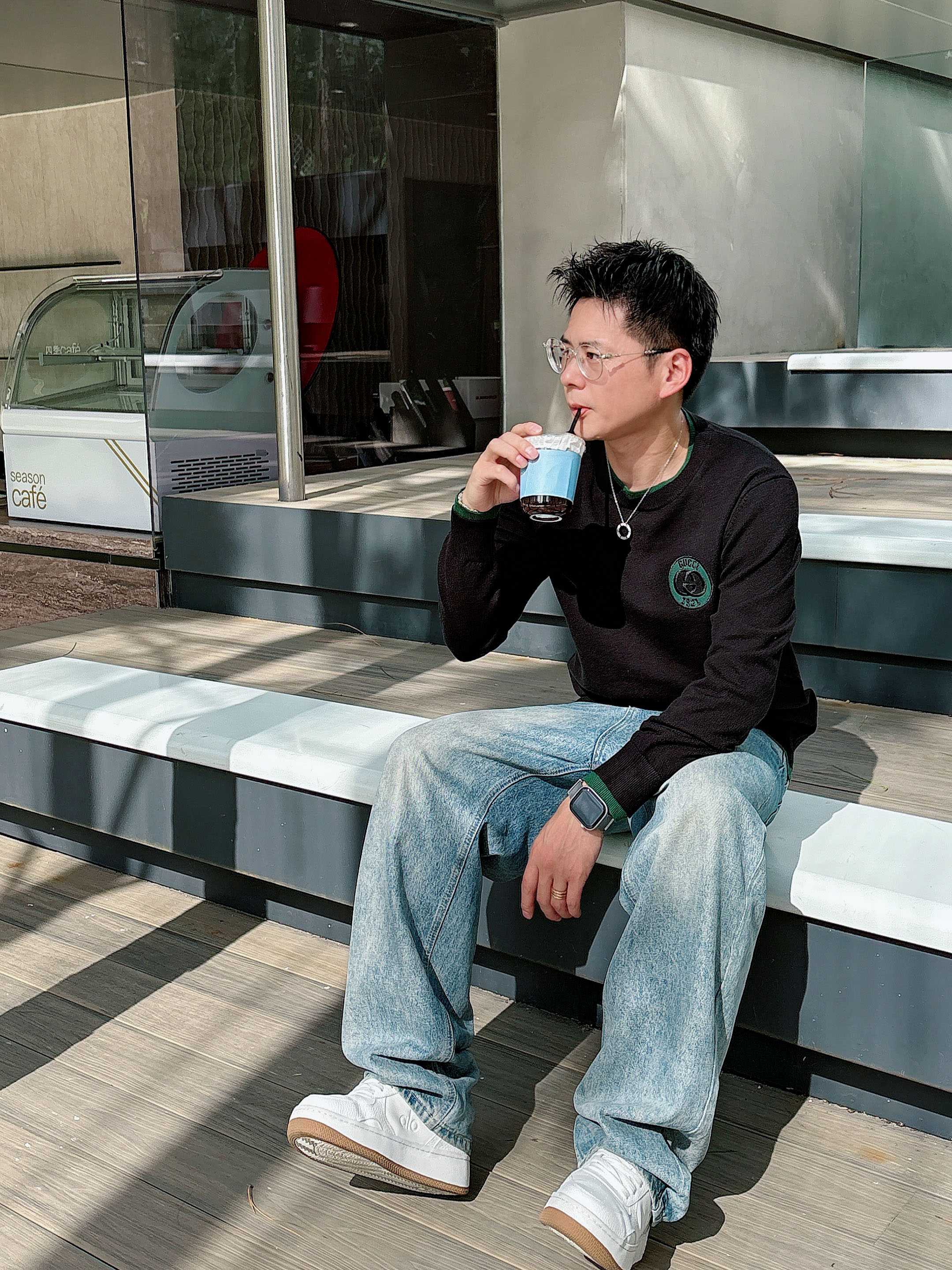 · 古驰Gucci 2025官网秋冬季最新款圆领毛衣，专柜同步在售爆款！特供羊毛混纺面料.手感舒适.可直