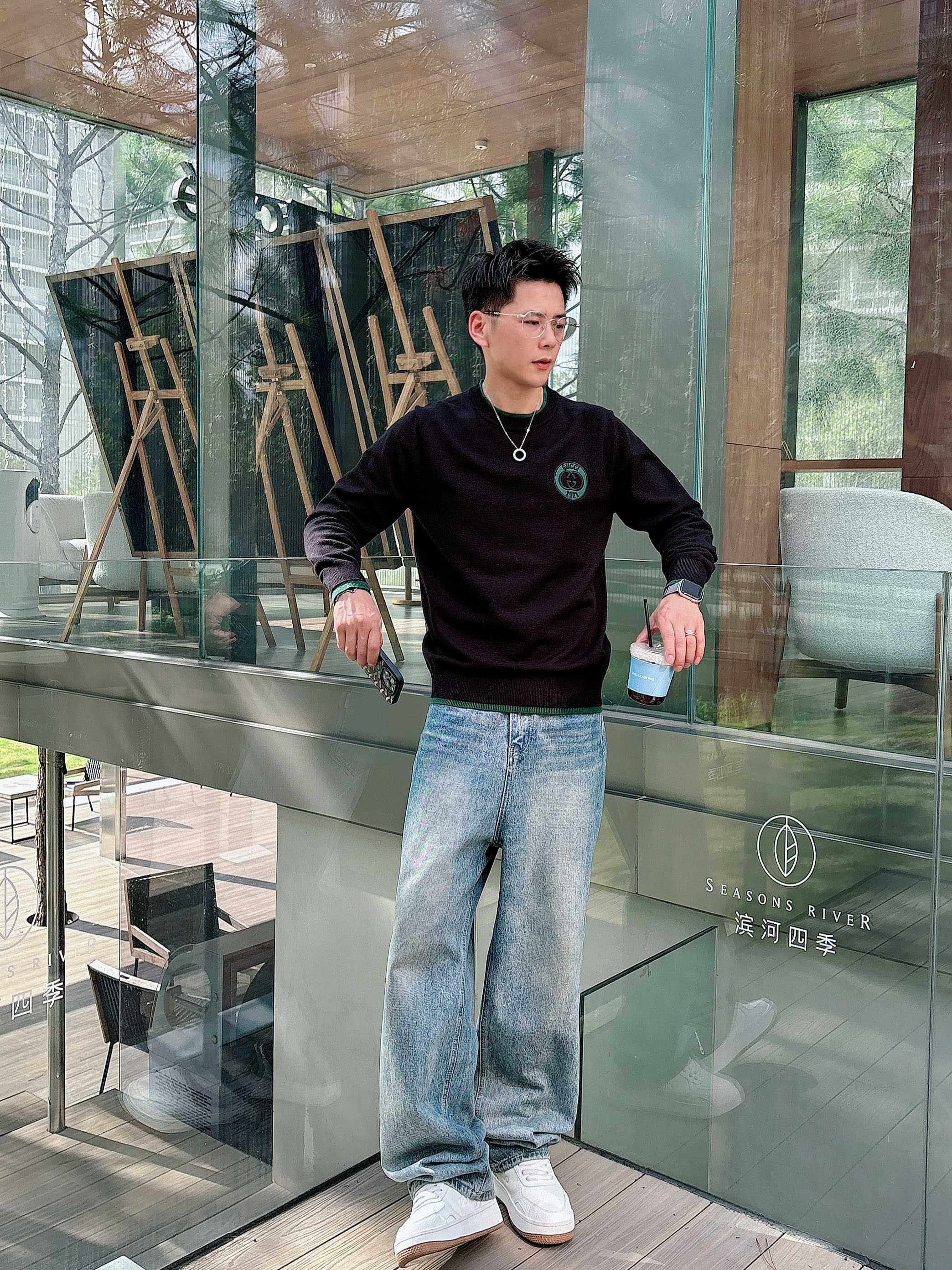 · 古驰Gucci 2025官网秋冬季最新款圆领毛衣，专柜同步在售爆款！特供羊毛混纺面料.手感舒适.可直