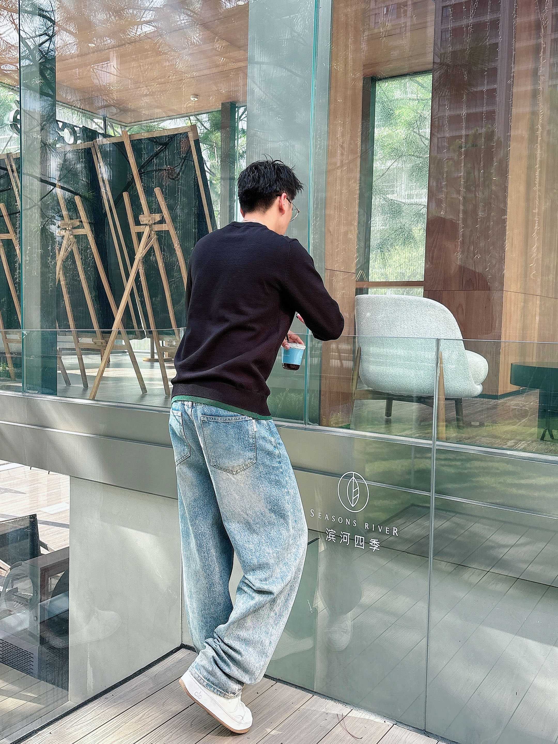 · 古驰Gucci 2025官网秋冬季最新款圆领毛衣，专柜同步在售爆款！特供羊毛混纺面料.手感舒适.可直