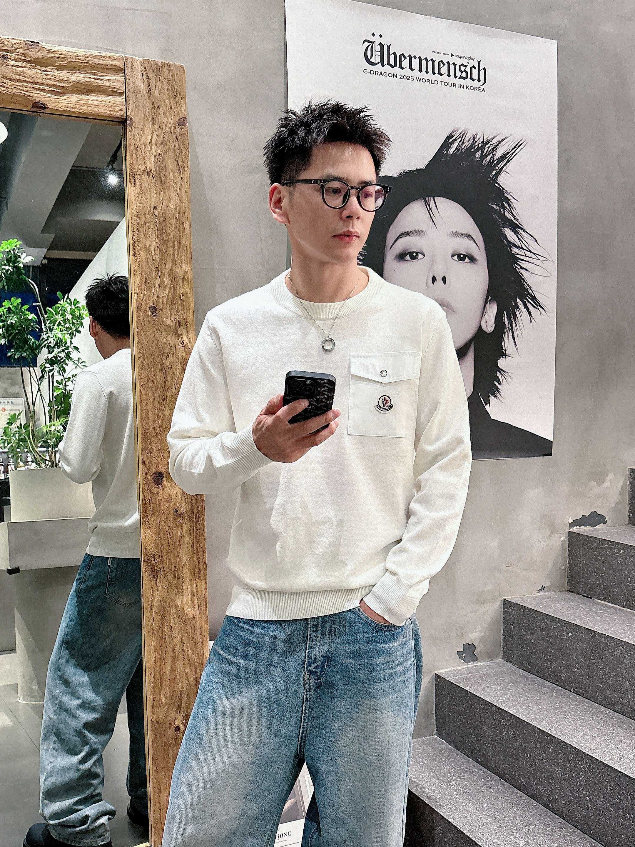 · 蒙口Moncler 2025官网秋冬季最新款圆领毛衣，专柜同步在售爆款！特供羊毛混纺面料.手感舒适.