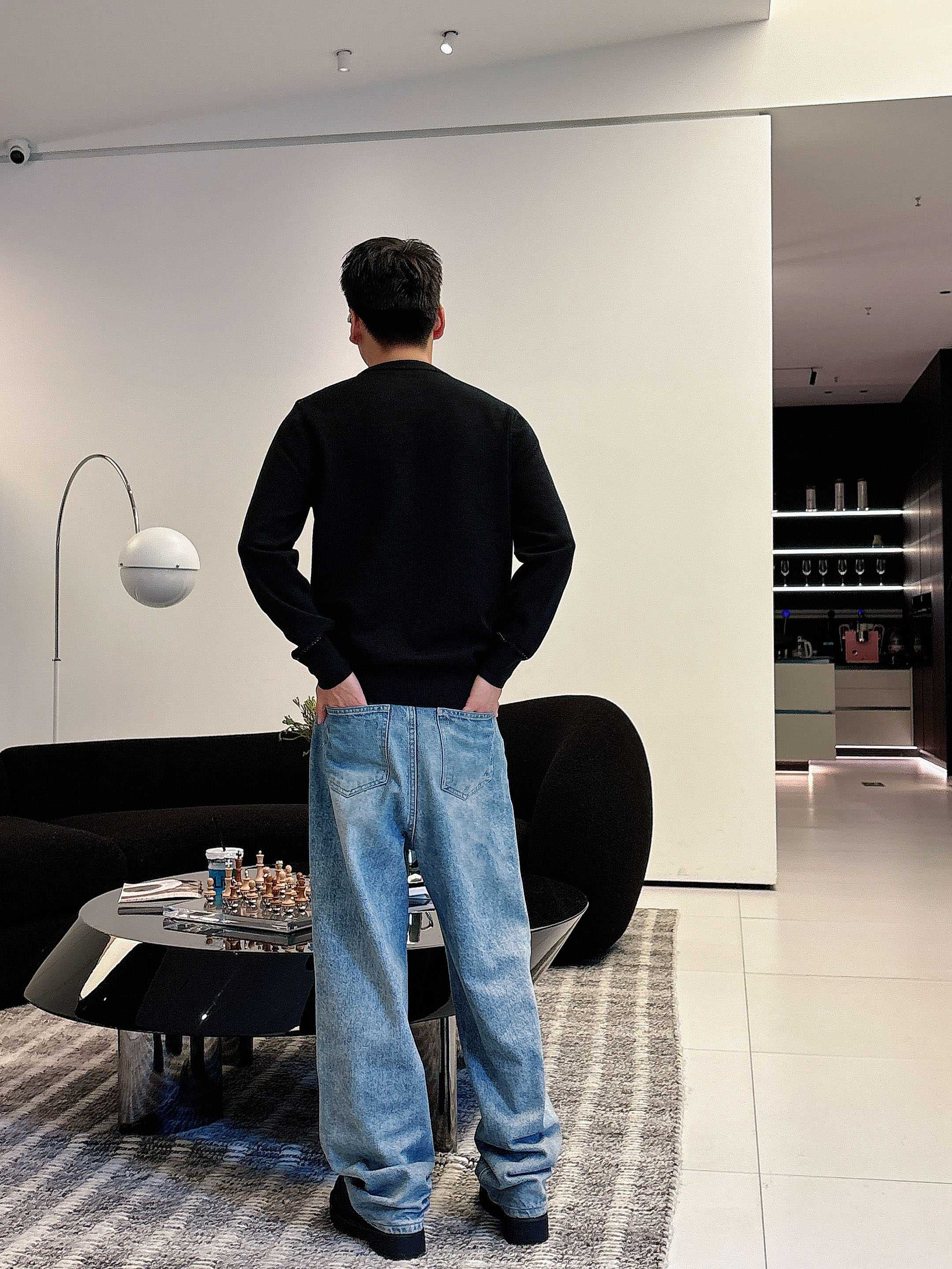 · 爱马仕Hermes 2025官网秋冬季最新款圆领毛衣，专柜同步在售爆款！特供羊毛混纺面料.手感舒适.