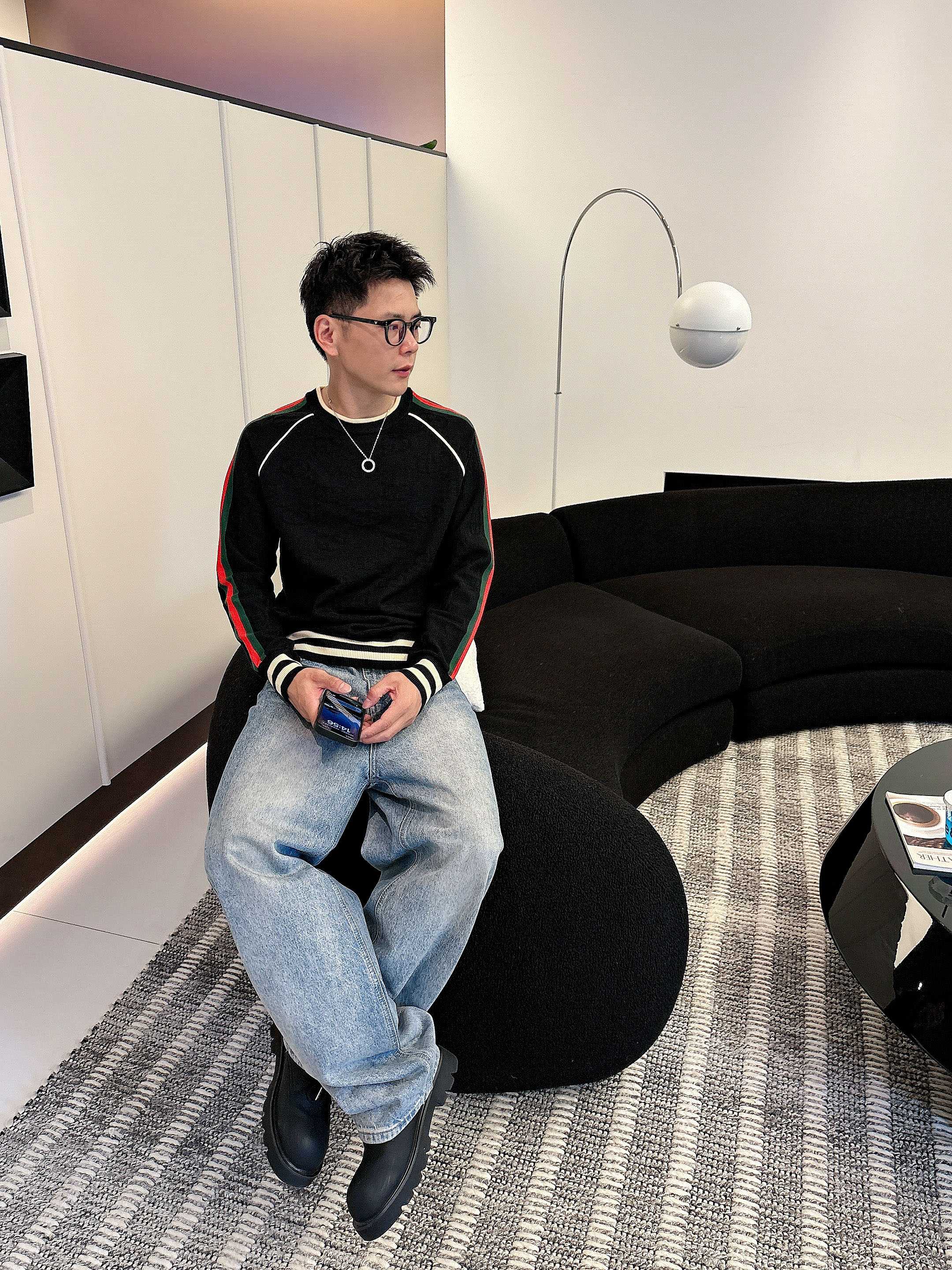 · 古驰Gucci 2025官网秋冬季最新款圆领毛衣，专柜同步在售爆款！特供羊毛混纺面料.手感舒适.可直