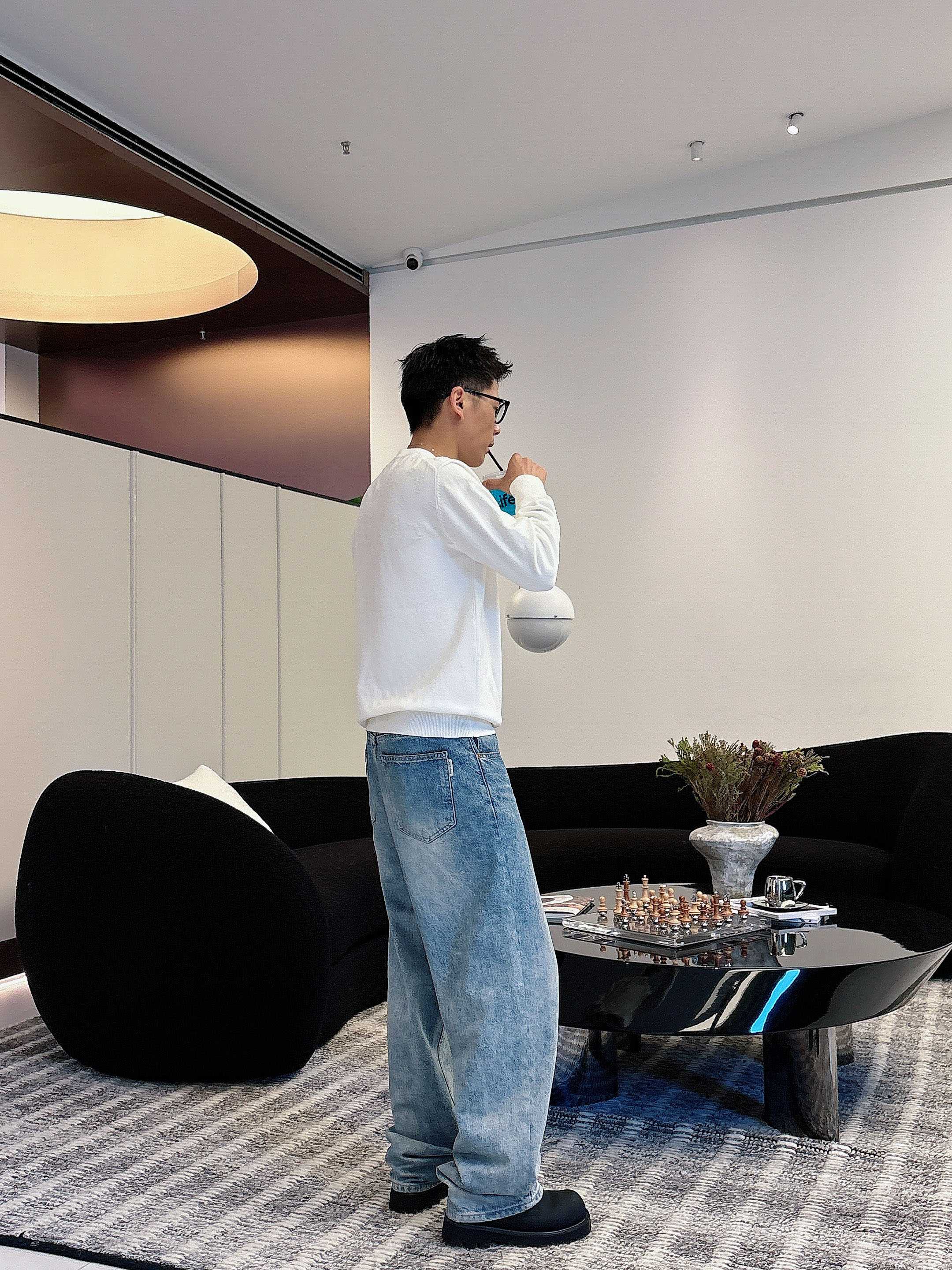 · LV 2025官网秋冬季最新款圆领毛衣，专柜同步在售爆款！特供羊毛混纺面料.手感舒适.可直接接触皮肤