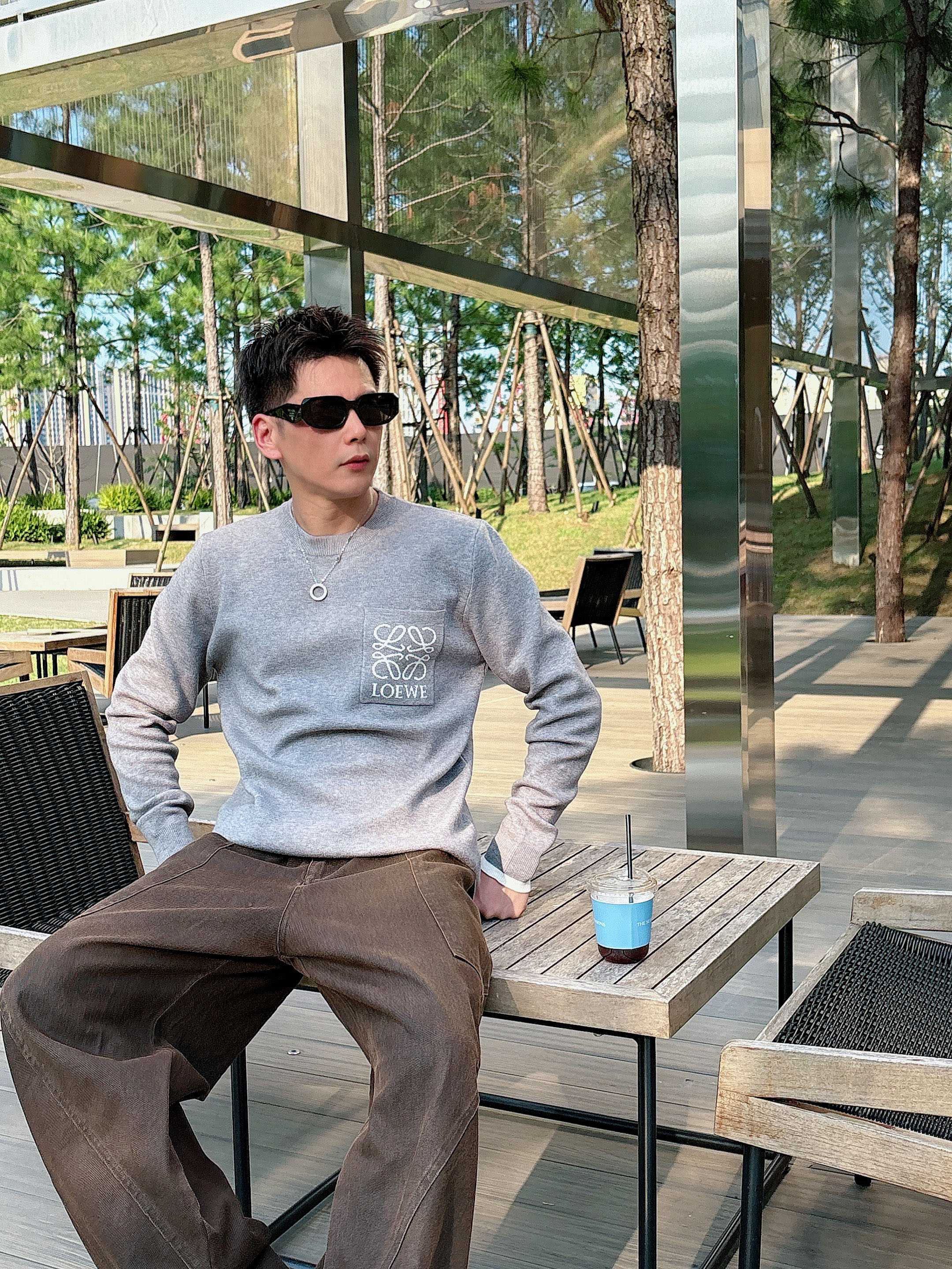 罗意威loewe 2025官网秋冬季最新款圆领毛衣，专柜同步在售爆款！特供羊毛混纺面料.手感舒适.可直接