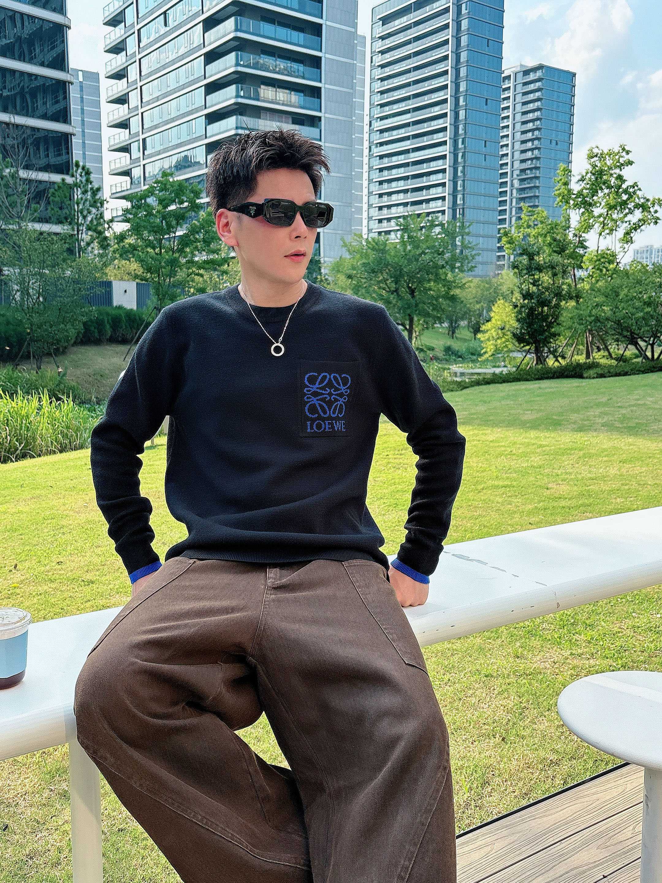 罗意威loewe 2025官网秋冬季最新款圆领毛衣，专柜同步在售爆款！特供羊毛混纺面料.手感舒适.可直接