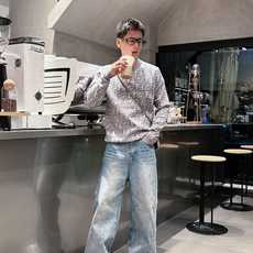 芬迪Fendi 2025官网秋冬季最新款圆领毛衣,专柜同步在售爆款!特供羊毛混纺面料.手感舒适.可直接接 芬迪Fendi 2025官网秋冬季最新款圆领毛衣,专柜同步在售爆款!特供羊毛混纺面料.手感舒适.可直接接