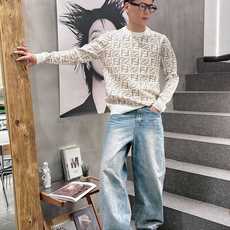 芬迪Fendi 2025官网秋冬季最新款圆领毛衣,专柜同步在售爆款!特供羊毛混纺面料.手感舒适.可直接接 芬迪Fendi 2025官网秋冬季最新款圆领毛衣,专柜同步在售爆款!特供羊毛混纺面料.手感舒适.可直接接