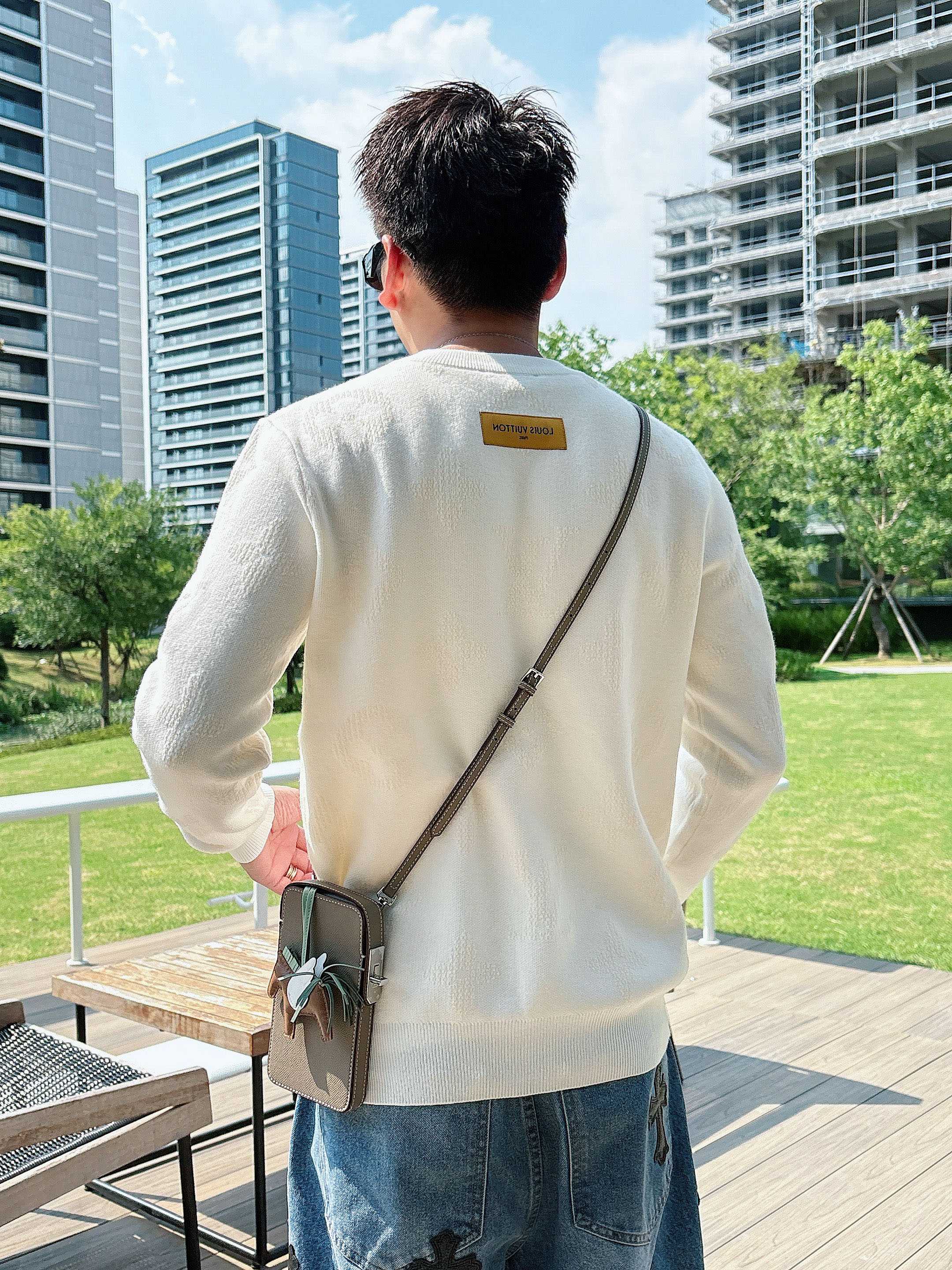 LV 2025官网秋冬季最新款圆领毛衣，专柜同步在售爆款！特供羊毛混纺面料.手感舒适.可直接接触皮肤，l