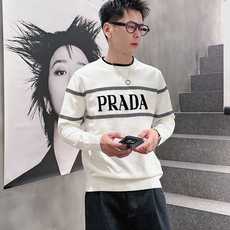 普拉达Prada 2025官网秋冬季最新款圆领毛衣,专柜同步在售爆款!特供羊毛混纺面料.手感舒适.可直接 普拉达Prada 2025官网秋冬季最新款圆领毛衣,专柜同步在售爆款!特供羊毛混纺面料.手感舒适.可直接