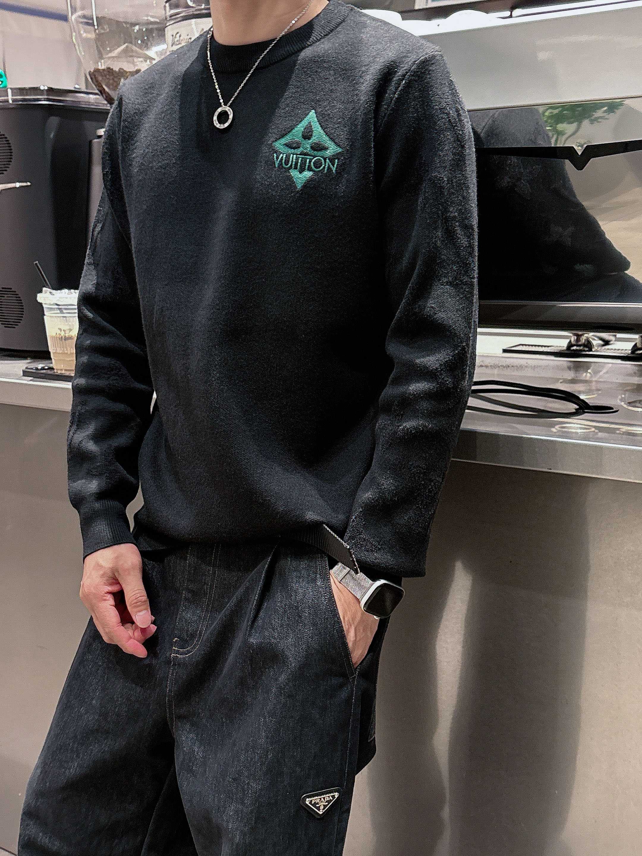 LV 2025官网秋冬季最新款圆领毛衣，专柜同步在售爆款！特供羊毛混纺面料.手感舒适.可直接接触皮肤，l