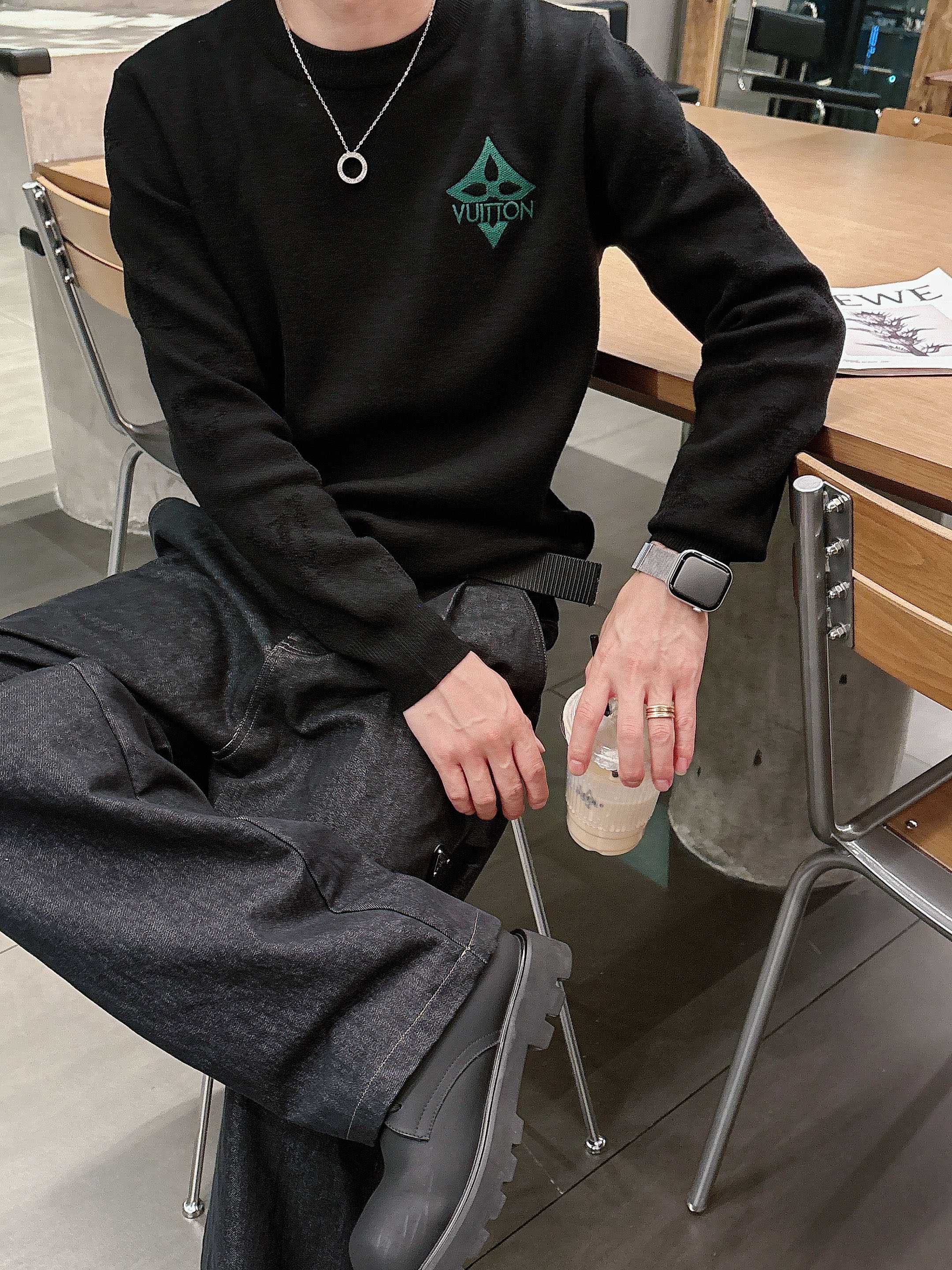 LV 2025官网秋冬季最新款圆领毛衣，专柜同步在售爆款！特供羊毛混纺面料.手感舒适.可直接接触皮肤，l