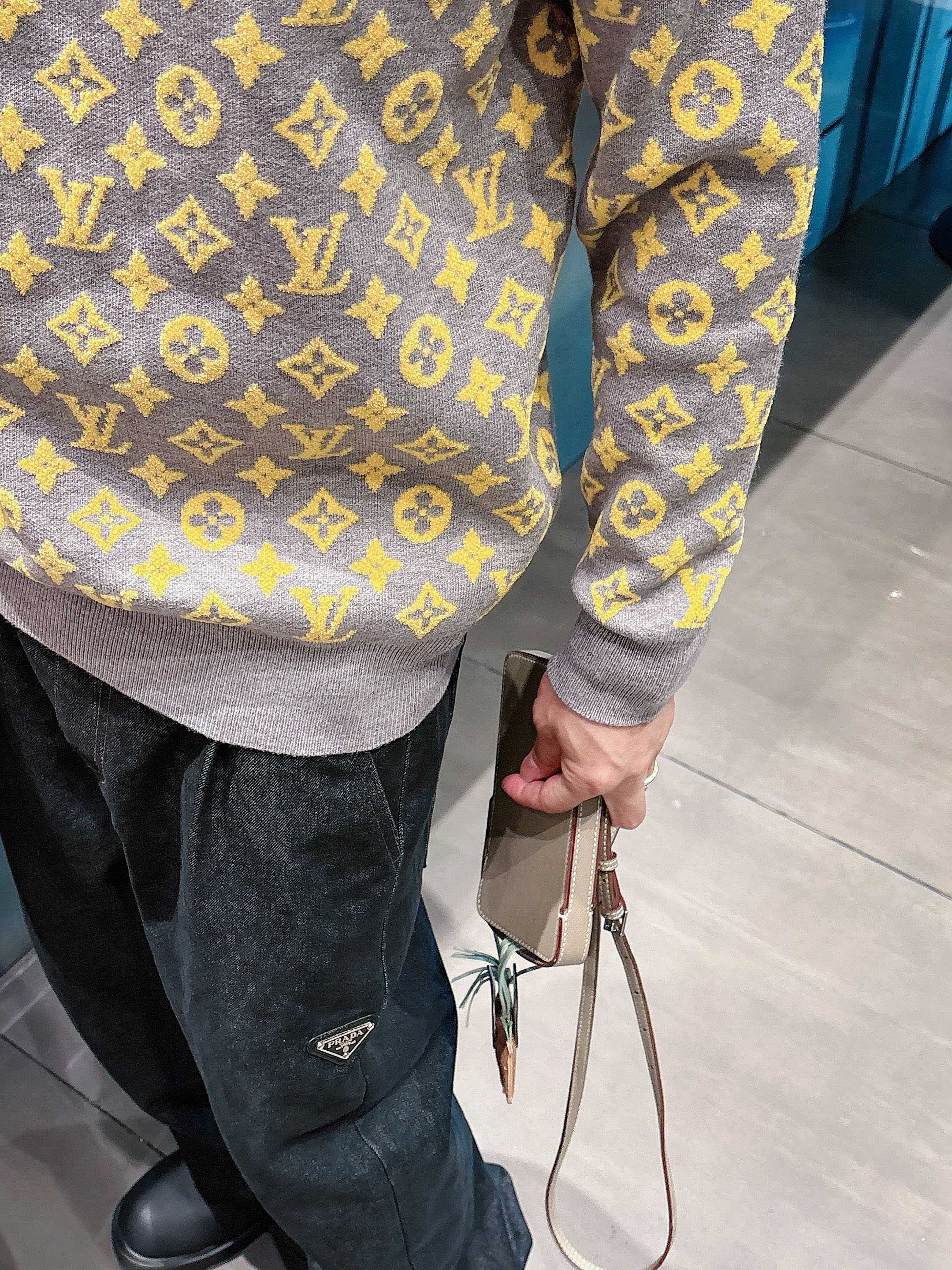 LV 2025官网秋冬季最新款圆领毛衣，专柜同步在售爆款！特供羊毛混纺面料.手感舒适.可直接接触皮肤，l