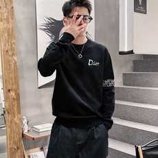 迪奥Dior 2025官网秋冬季最新款圆领毛衣,专柜同步在售爆款!特供羊毛混纺面料.手感舒适.可直接接触 迪奥Dior 2025官网秋冬季最新款圆领毛衣,专柜同步在售爆款!特供羊毛混纺面料.手感舒适.可直接接触