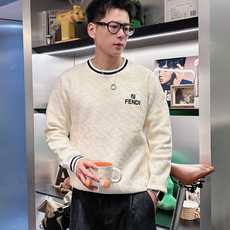 芬迪Fendi 2025官网秋冬季最新款圆领毛衣,专柜同步在售爆款!特供羊毛混纺面料.手感舒适.可直接接 芬迪Fendi 2025官网秋冬季最新款圆领毛衣,专柜同步在售爆款!特供羊毛混纺面料.手感舒适.可直接接