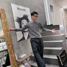 芬迪Fendi 2025官网秋冬季最新款圆领毛衣,专柜同步在售爆款!特供羊毛混纺面料.手感舒适.可直接接 芬迪Fendi 2025官网秋冬季最新款圆领毛衣,专柜同步在售爆款!特供羊毛混纺面料.手感舒适.可直接接